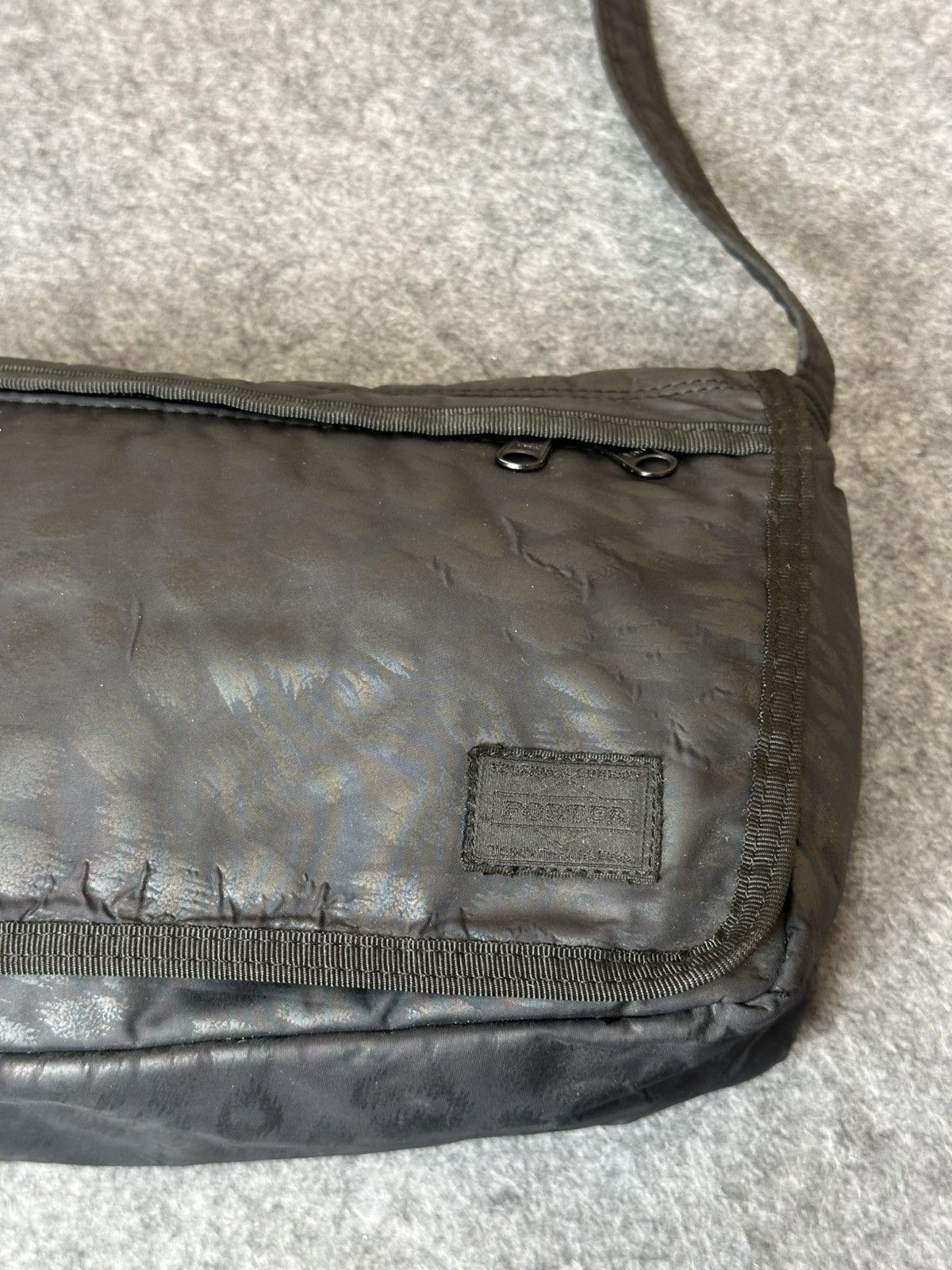 Porter Porter messenger bag with a wrinkled nylon. Size ONE SIZE - 3 Thumbnail