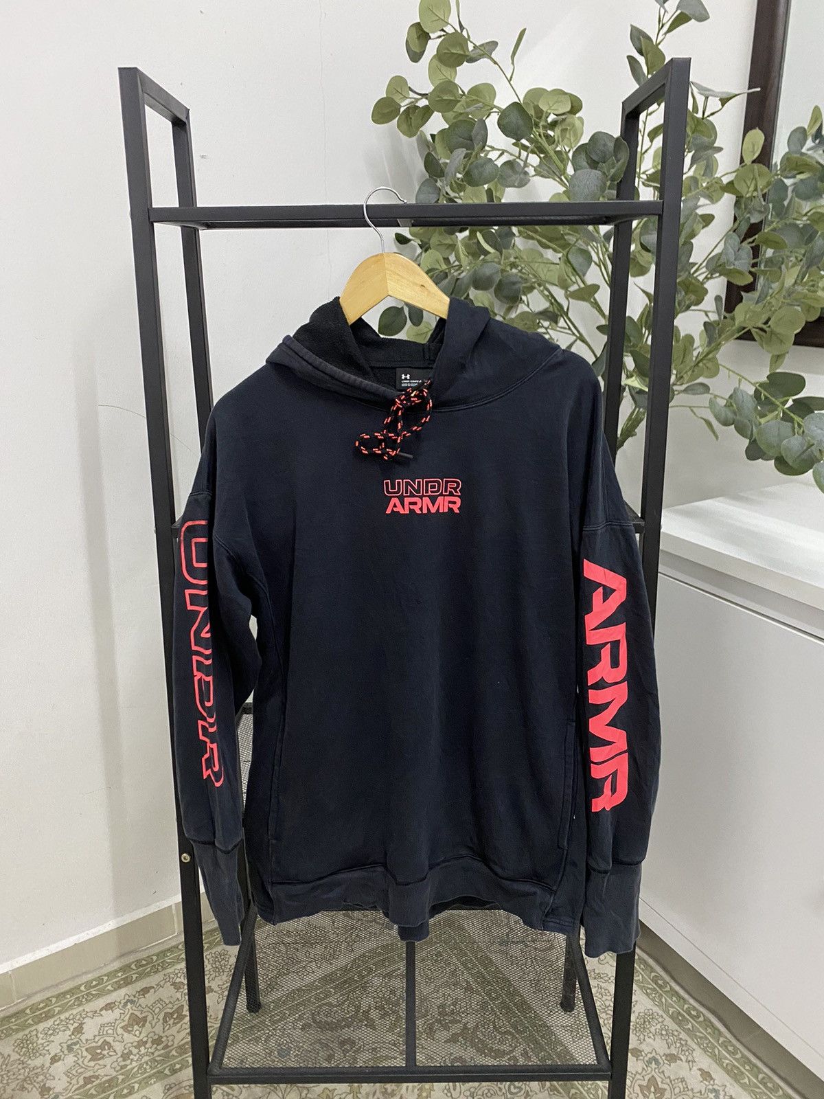 Japanese Brand × Under Armour Rare Under Armour Center Logo Size US XL / EU 56 / 4 - 1 Thumbnail