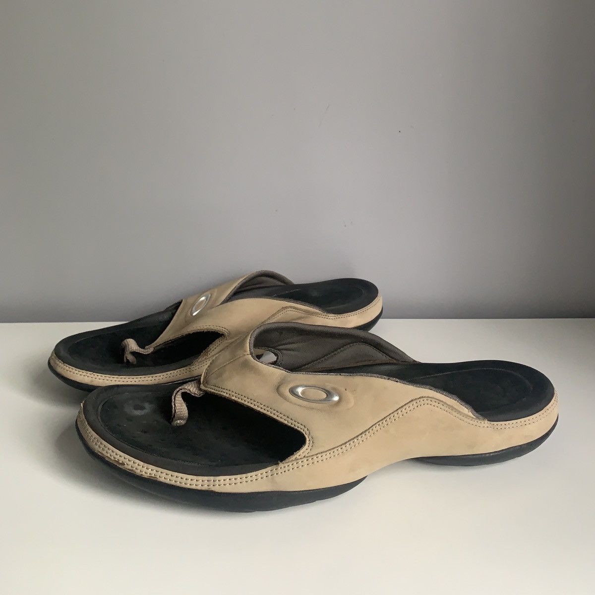 Oakley Software Brown Leather Flip Flops Oakley  main image 2