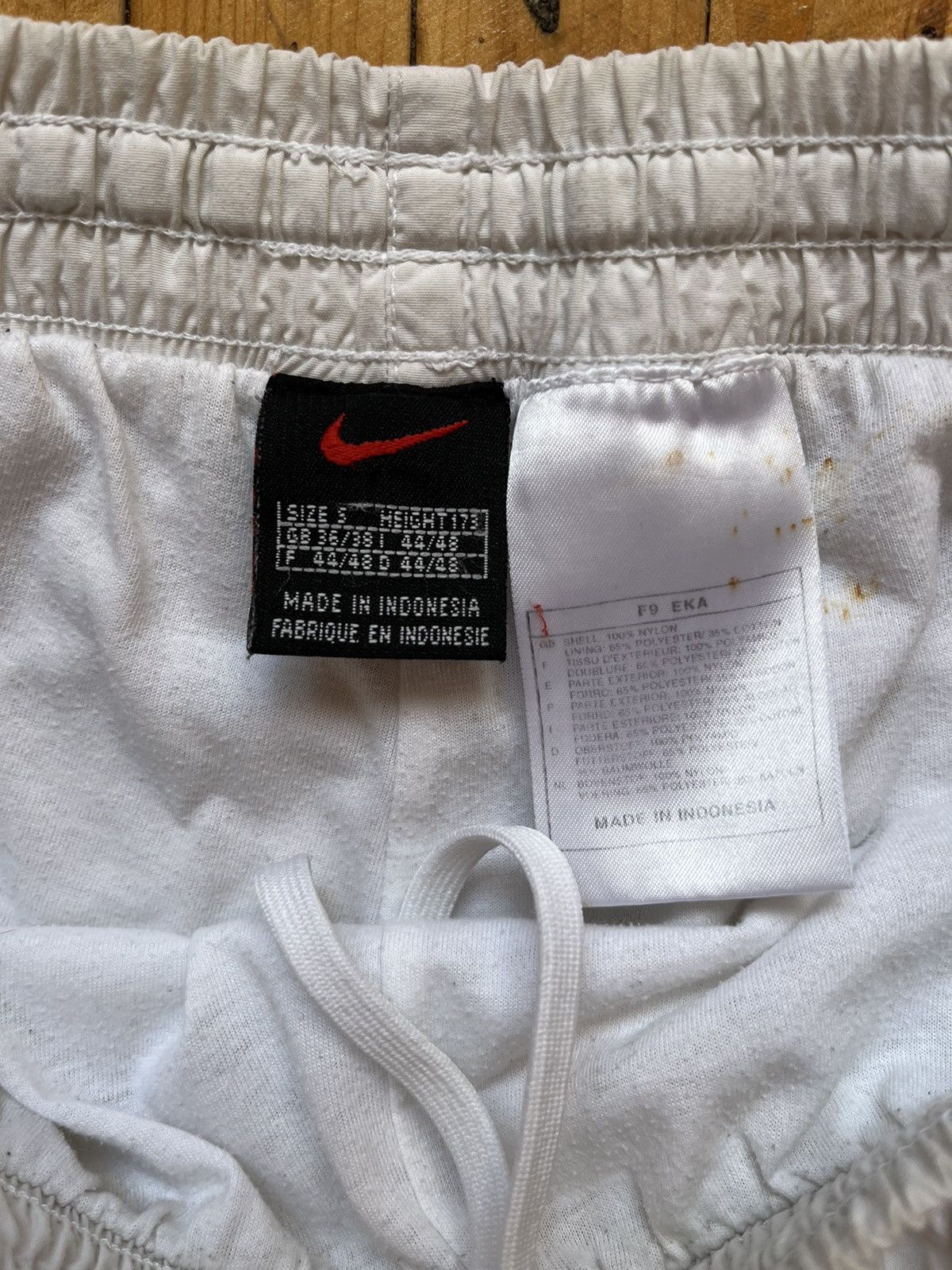Nike × Vintage Nike Vintage 90's White Nylon Track Nylon Pants Size US 32 / EU 48 - 3 Thumbnail
