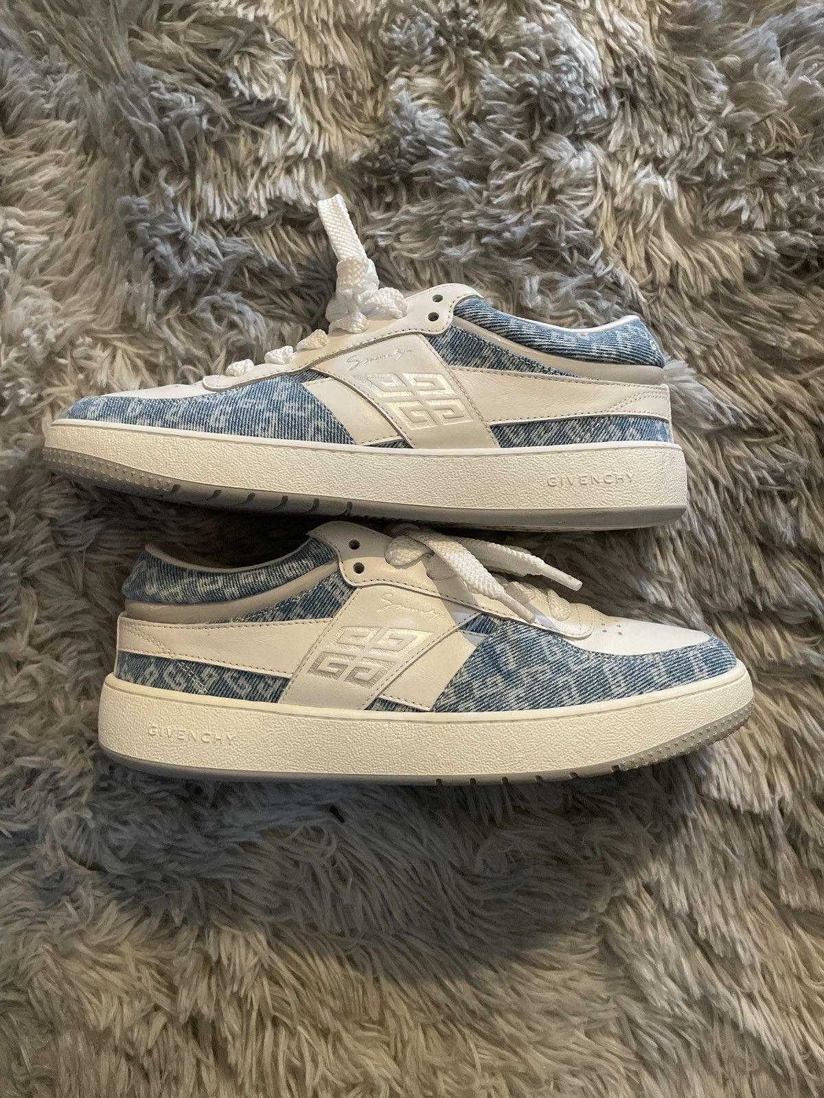 Givenchy Givenchy White and light blue denim low top shoes Size US 7.5 / EU 40-41 - 1 Thumbnail