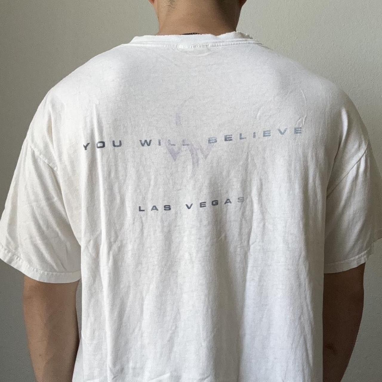 Vintage Vintage 2000s Steve Wyrick Illusionist Graphics White Tee Size US XL / EU 56 / 4 - 2 Thumbnail