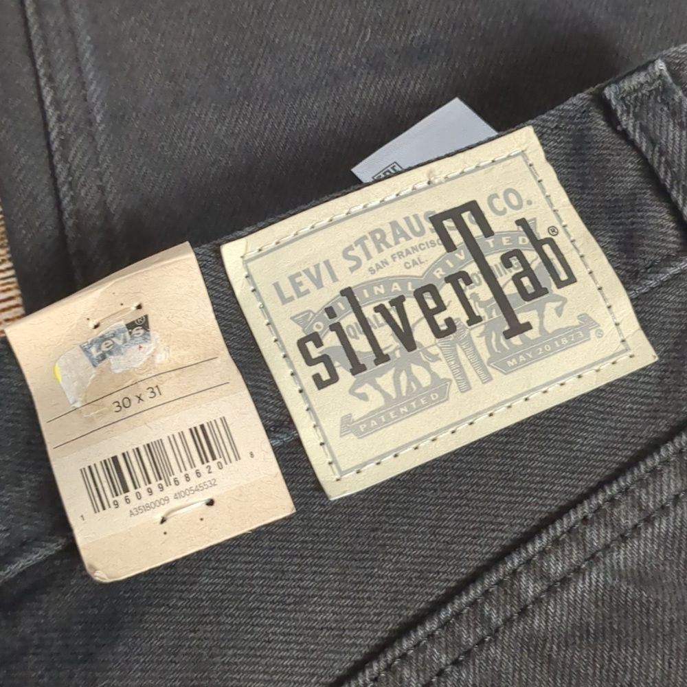 Levi's Levi's silvertab 94' baggy distressed severely size 30x31 Size 32" / US 10 / IT 46 - 8 Thumbnail