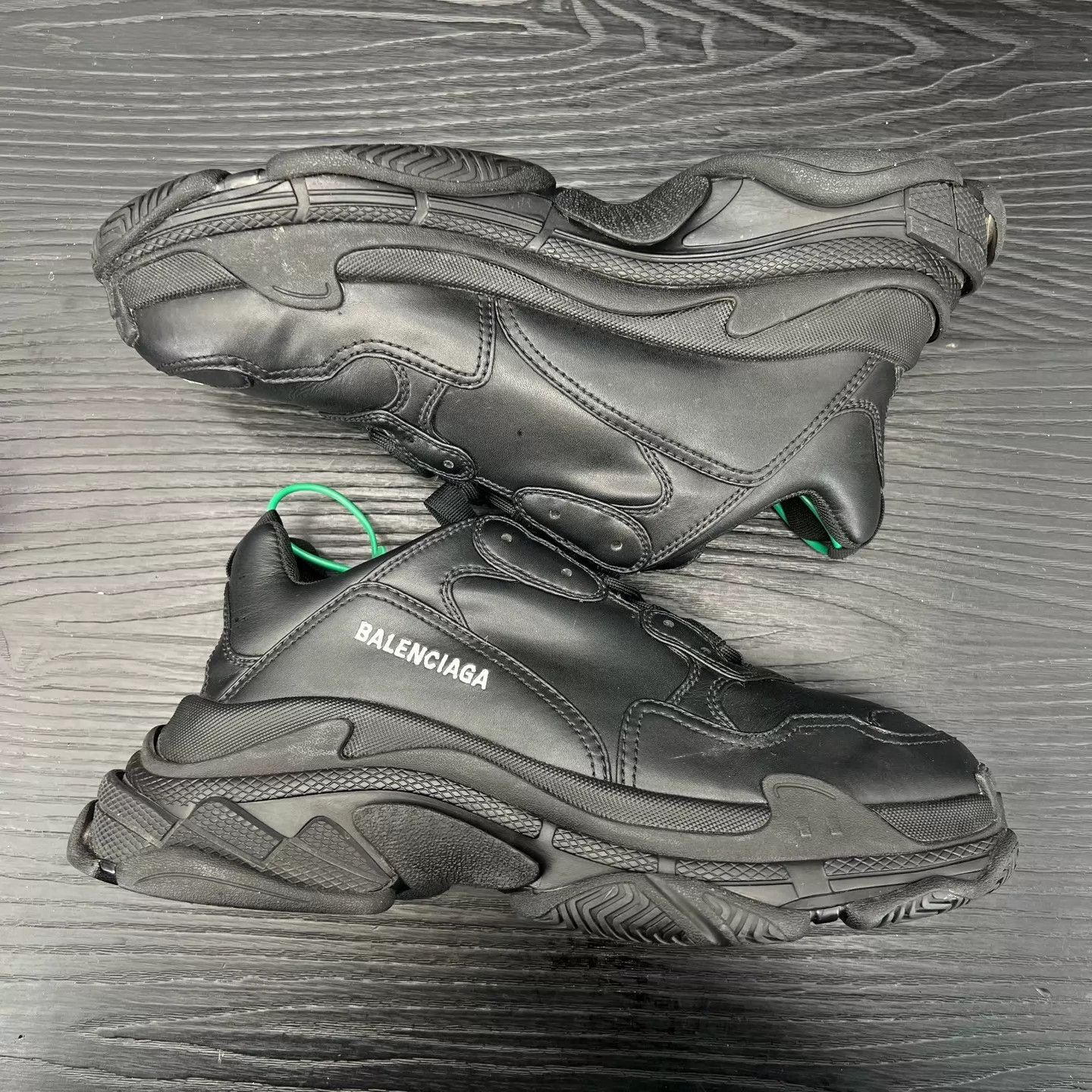 Balenciaga Balenciaga Triple S Black Size 43 Like New Original Box Size US 10 / EU 43 - 8 Thumbnail