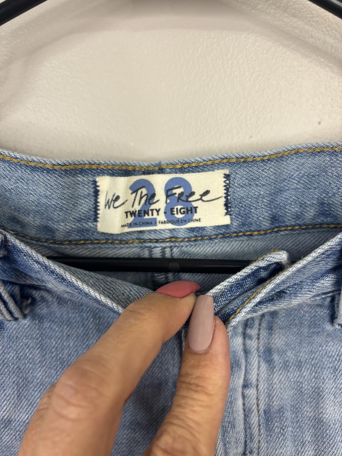 Designer NWOT We The Free Distressed High-Waisted Denim Shorts Size 28" / US 6 / IT 42 - 3 Thumbnail