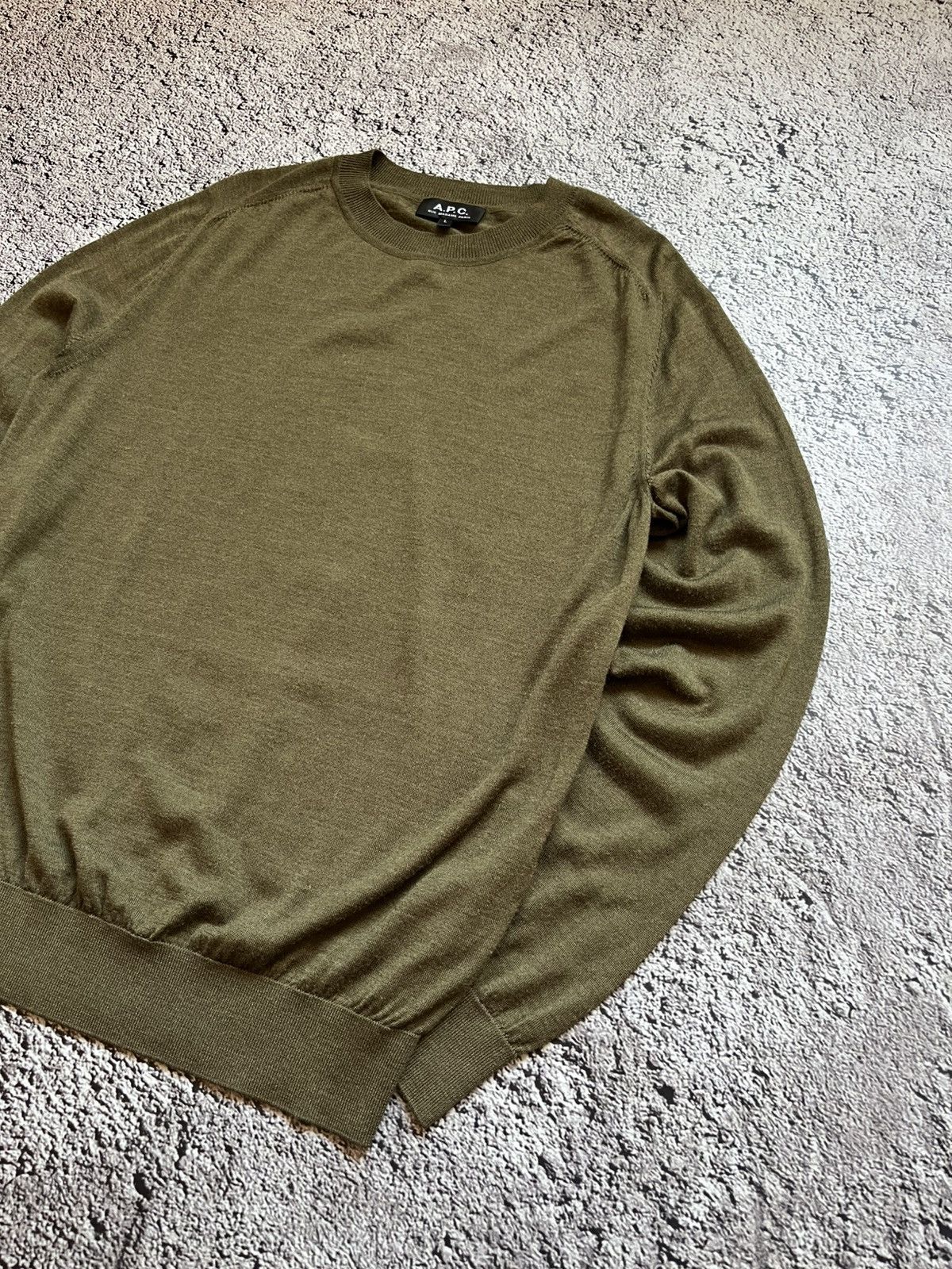 A.P.C. A.P.C. Wool-Silk Olive Green Sweater Size L Size US L / EU 52-54 / 3 - 4 Thumbnail
