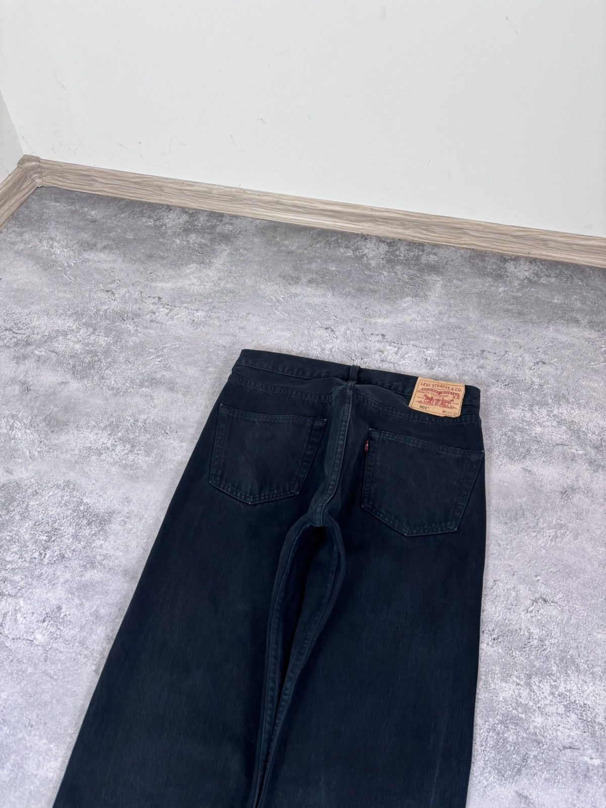 Levi's Vintage Levi’s 501 Men’s Black Denim Jeans USA Straight Size US 33 - 4 Thumbnail