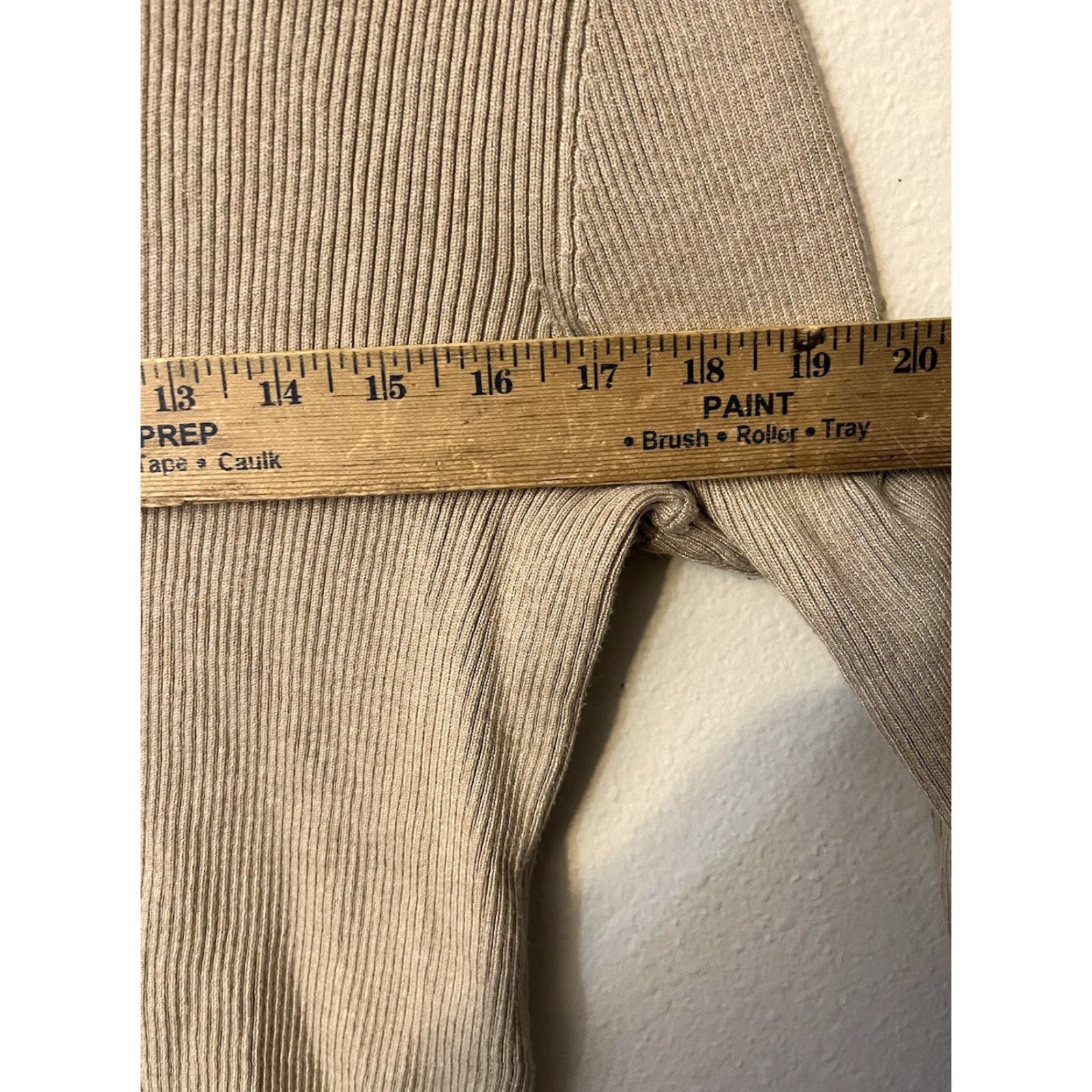 Calvin Klein Calvin Klein Mock Neck Sweater With Gold Buttons On Shoulder Size S Beige Women Pullover Knit Casual Size S / US 4 / IT 40 - 5 Thumbnail