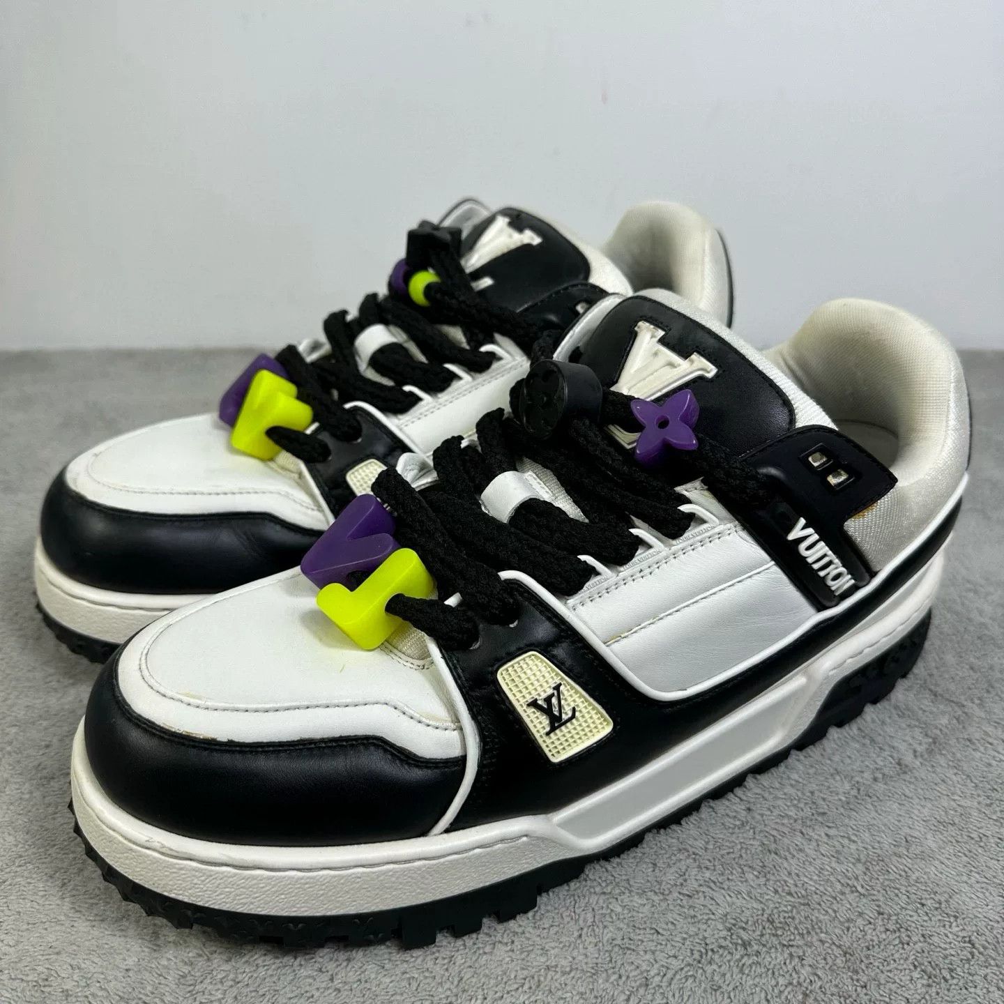 Louis Vuitton Louis Vuitton Training Black Lowtop Sneakers 44 Men Size US 10.5 / EU 43-44 - 1 Thumbnail