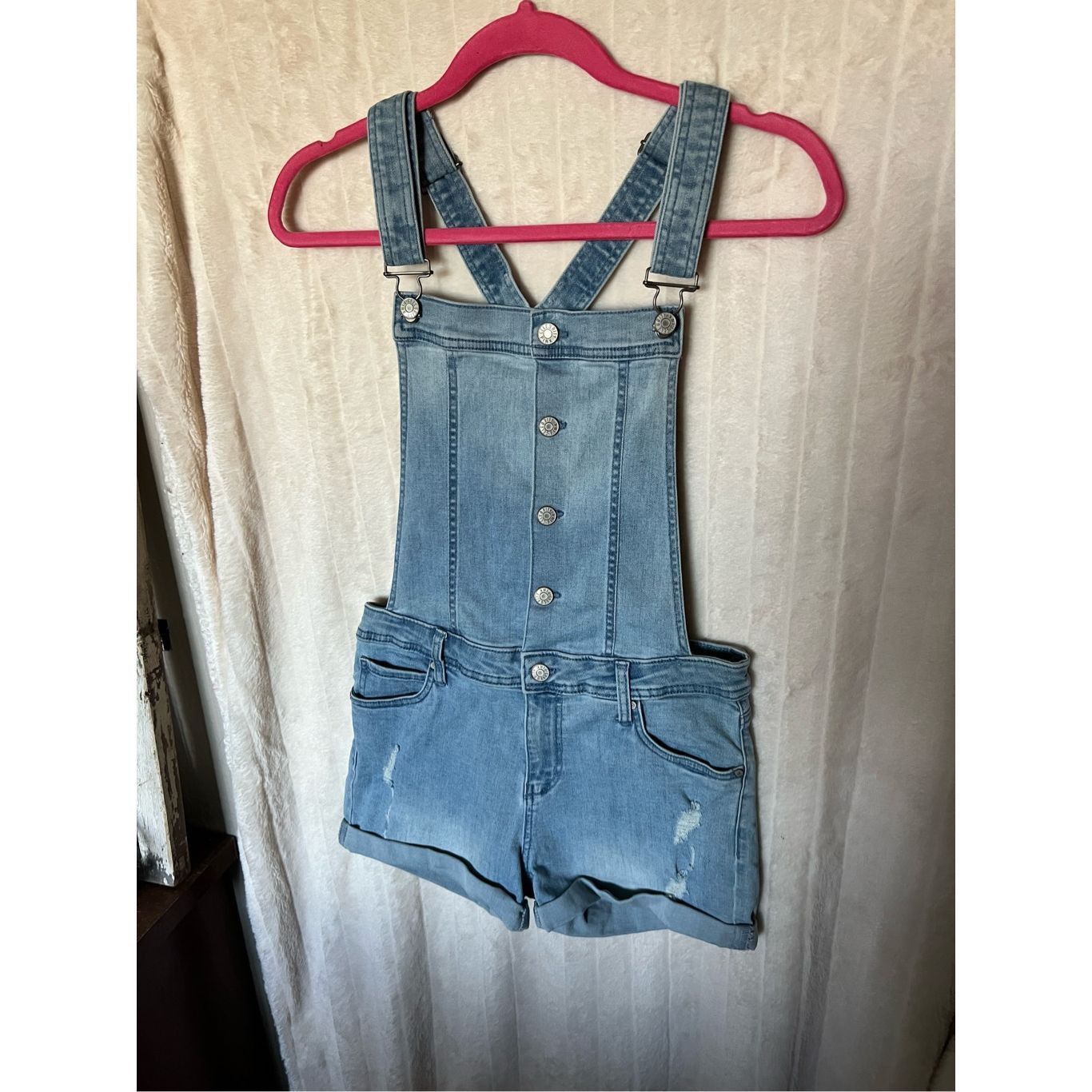 Other Celebrity Pink Blue Jean Short Overalls Woman’s Size Medium Size 28" / US 6 / IT 42 - 1 Thumbnail