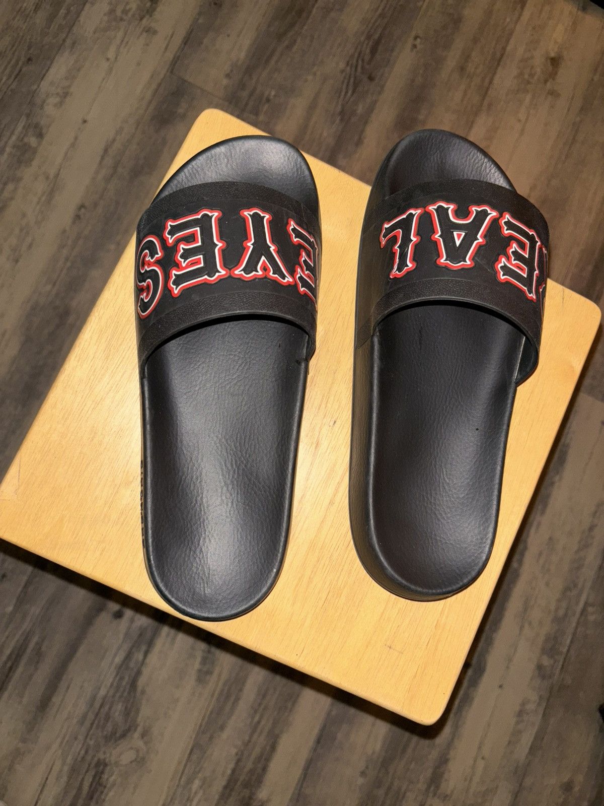 Givenchy Givenchy Real Eyes Pool Slide Sandal Black Red Size 41EU/8US Size US 8 / EU 41 - 3 Thumbnail