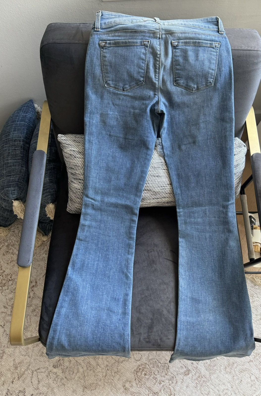 J Brand J Brand Low-Waisted Flare Jeans Size 27" / US 4 / IT 40 - 2 Thumbnail
