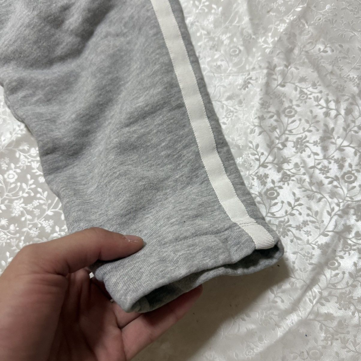 Moncler Moncler rare pants L size Size US 34 / EU 50 - 4 Thumbnail