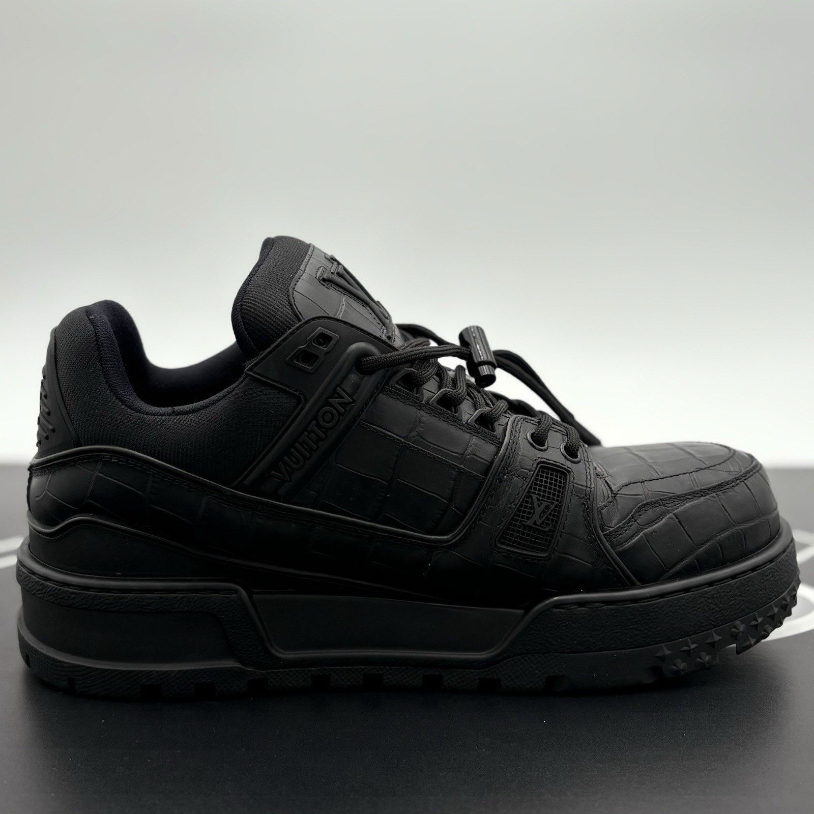 Louis Vuitton Louis Vuitton Maxi Sneaker ' Black ' | EXCELLENT COND! Size US 10 / EU 43 - 10 Thumbnail