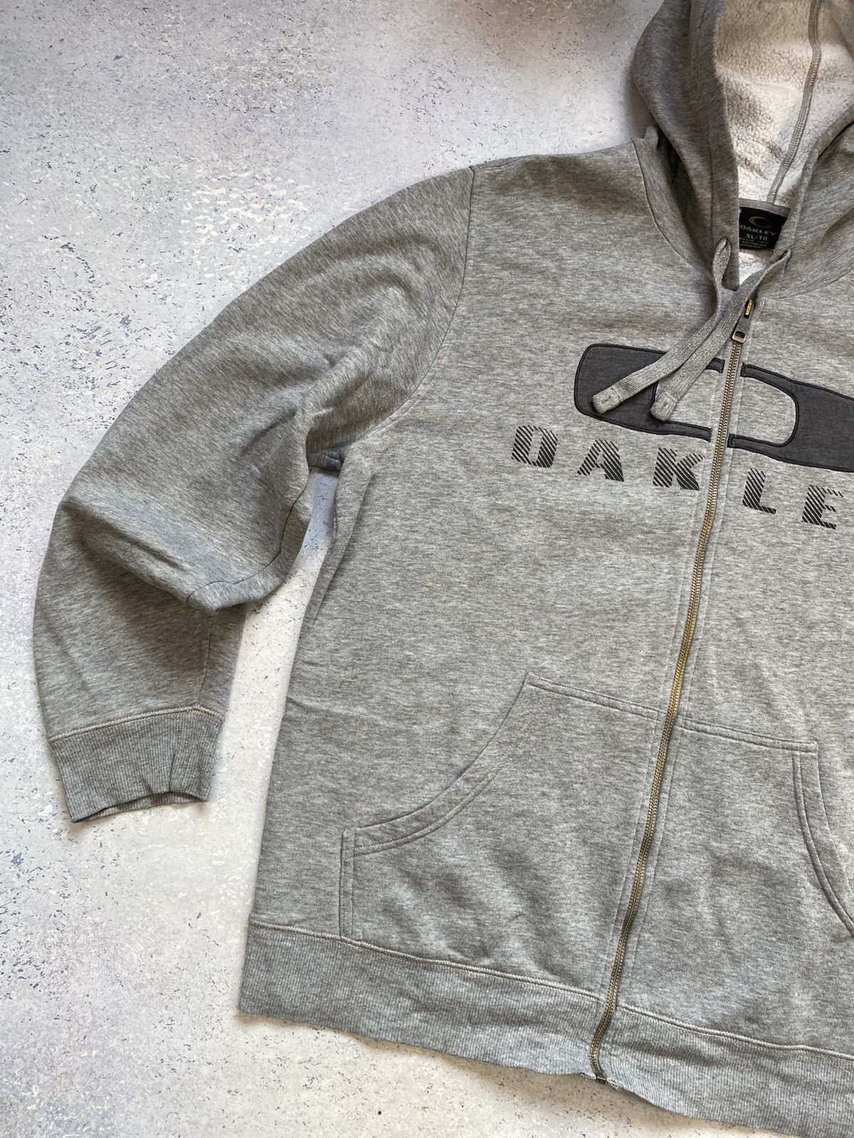 Vintage Vintage Oakley Men’s Zip Hoodie With Big Logo Size US XL / EU 56 / 4 - 3 Thumbnail
