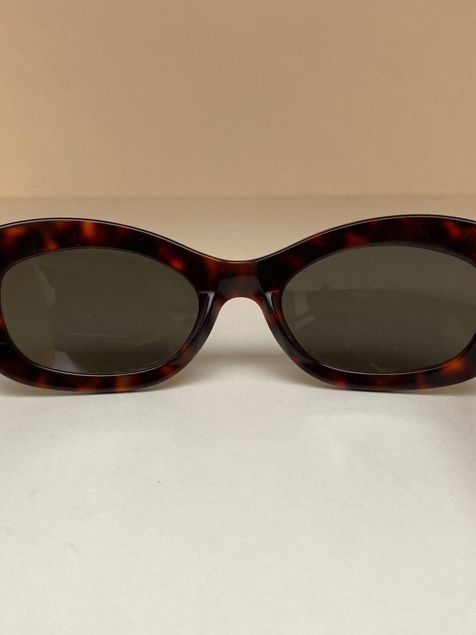 Yves Saint Laurent Yves Saint Laurent YSL Heart Retro Sunglasses Vintage Y2K Size ONE SIZE - 6 Thumbnail