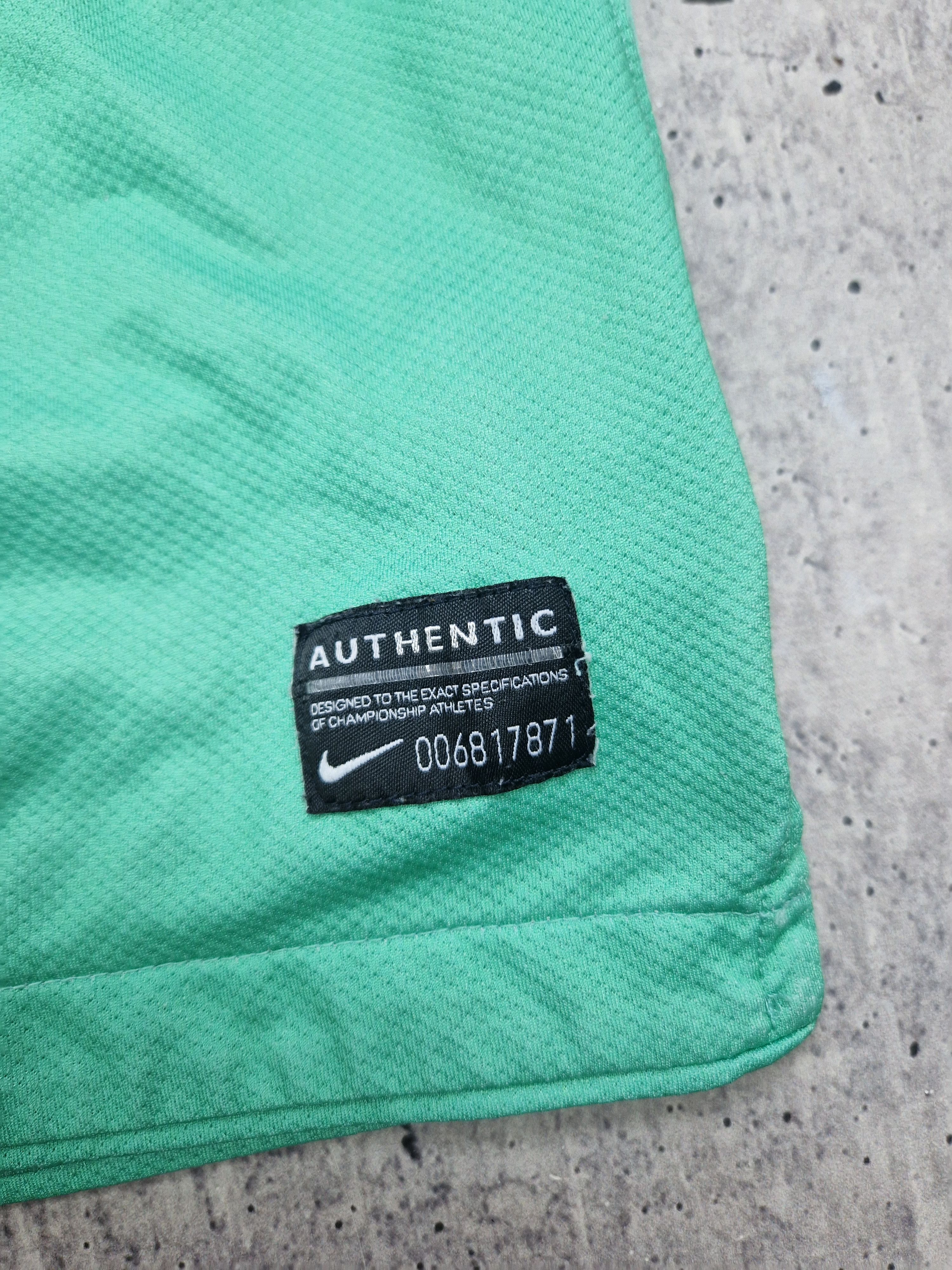 Nike Barcelona 2010/2011 Third Nike Jersey Yong boys Size US XXS / EU 40 - 5 Thumbnail