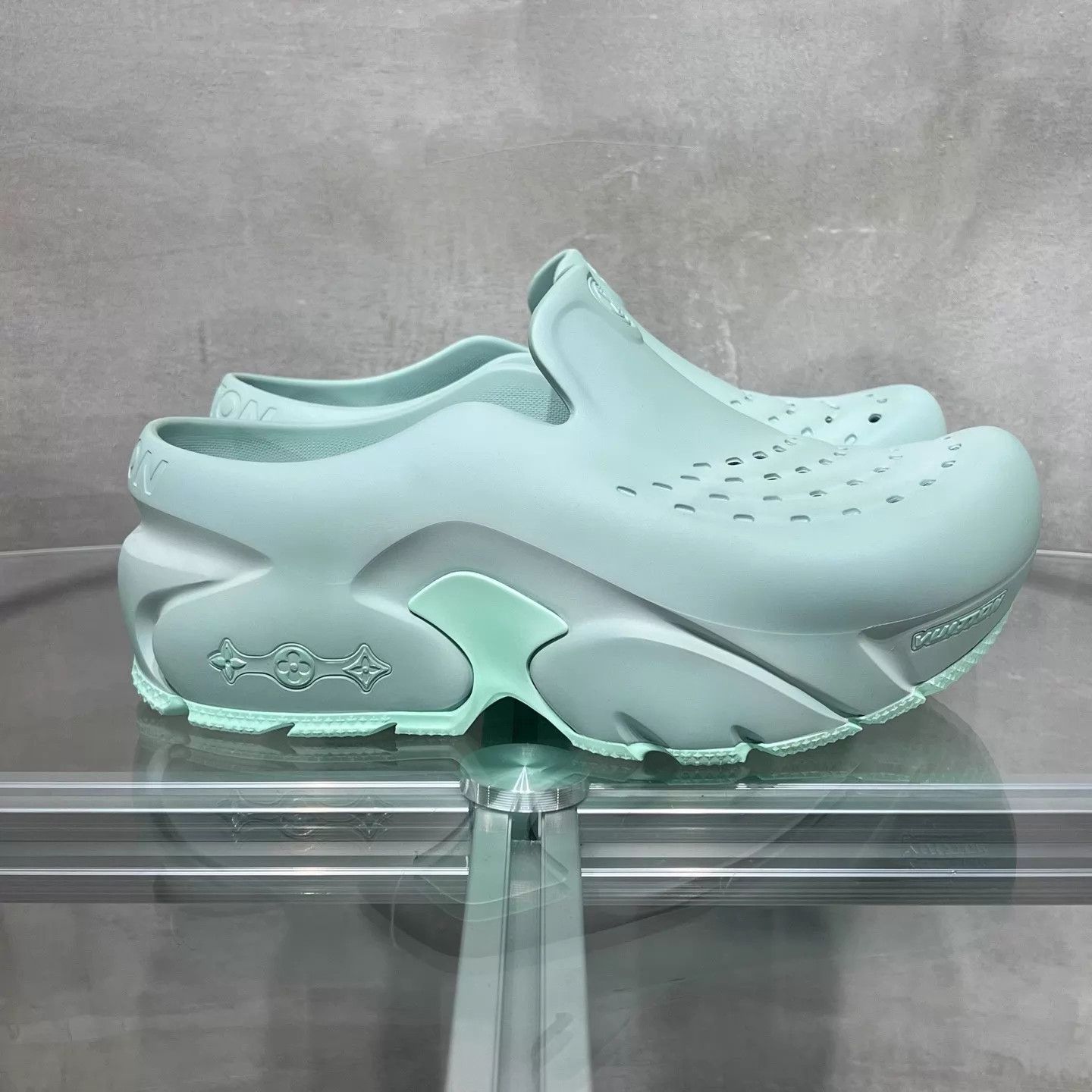 Louis Vuitton LV Shark Clogs Mint Green UK8/42 CD0395 Size US 9 / EU 42 - 4 Thumbnail
