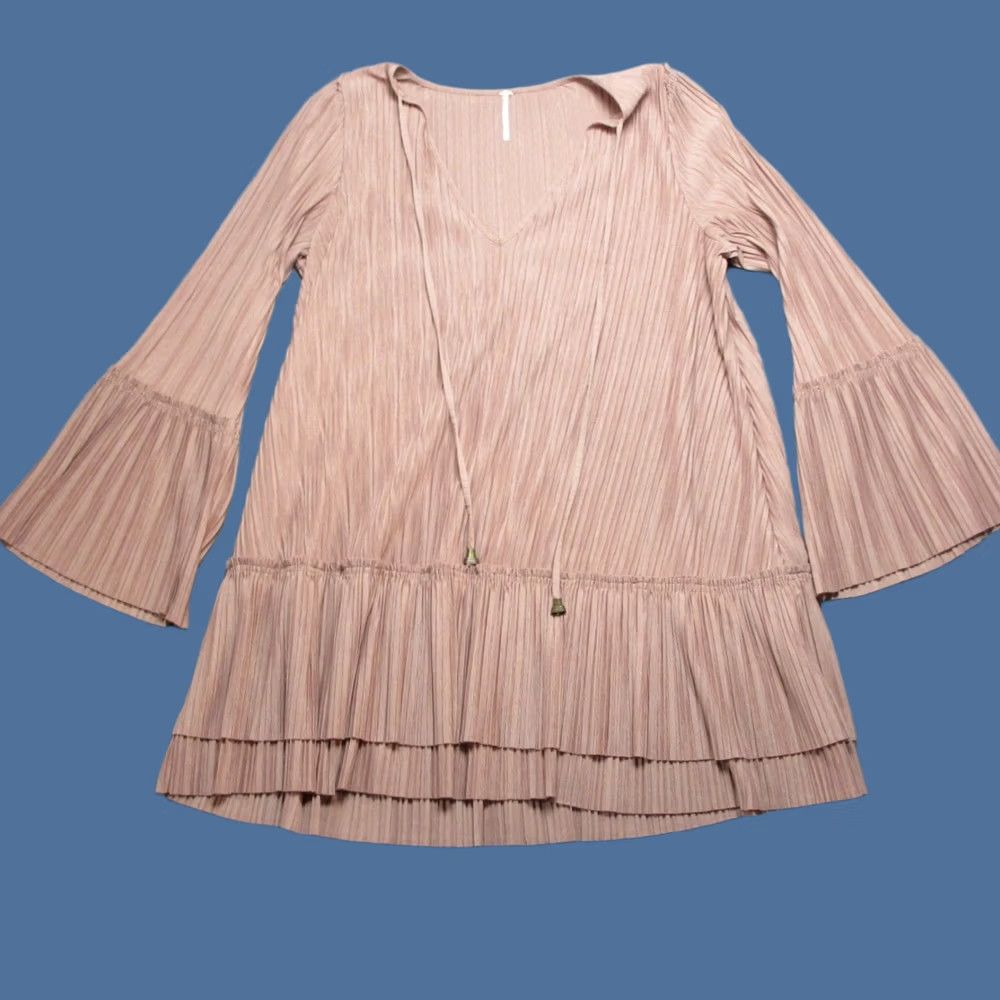 Free People Free People Dress Womens Medium Pink Clay Mini Can't Help It Pleated Tiered Hem Bell Sleeve V-Neck Short Length Mini Bohemian Colorful Dress Mens? Size M / US 6-8 / IT 42-44 - 1 Thumbnail