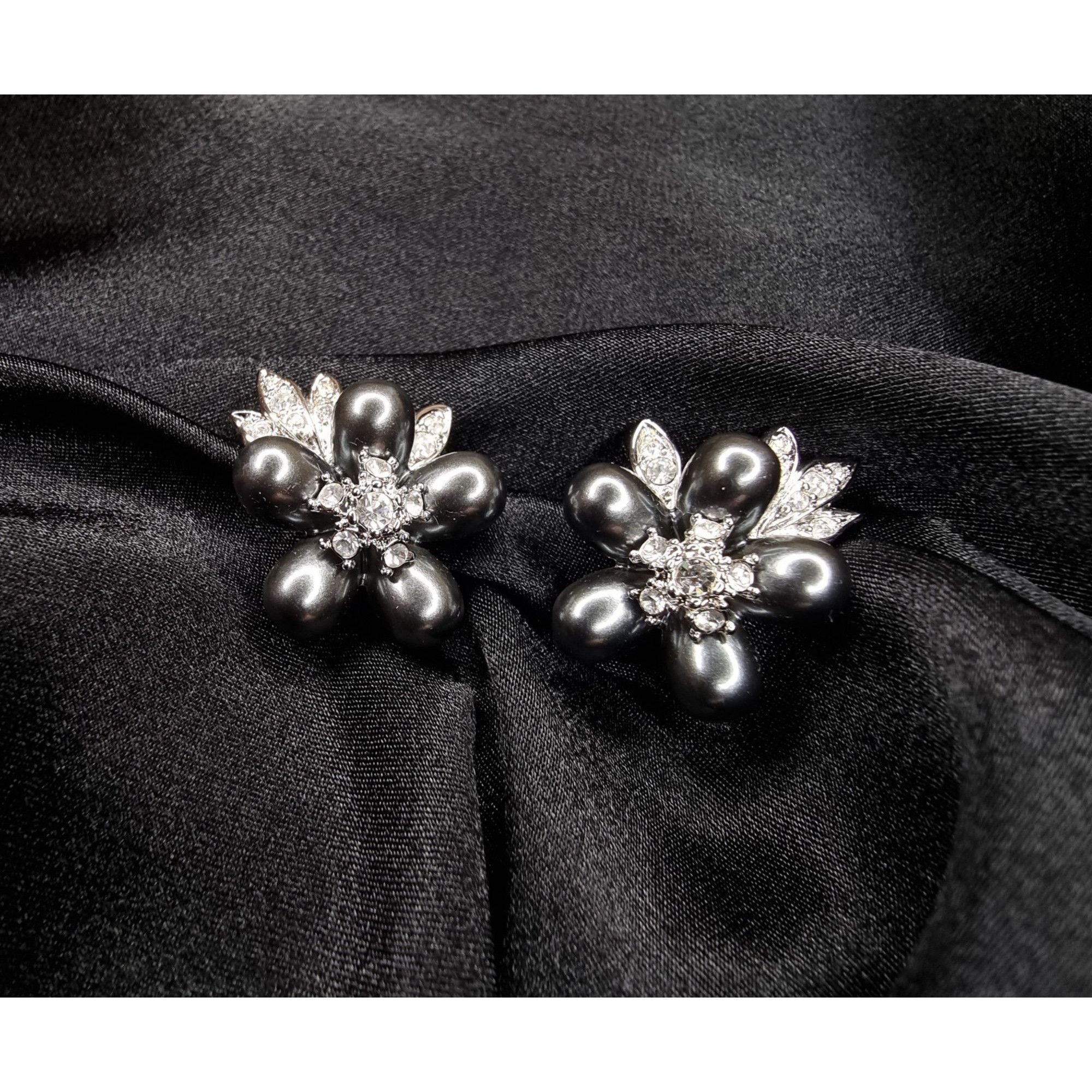 Other Vintage Nolan Miller Flower Clip-On Earrings W/ Rhinestones Size ONE SIZE - 4 Thumbnail