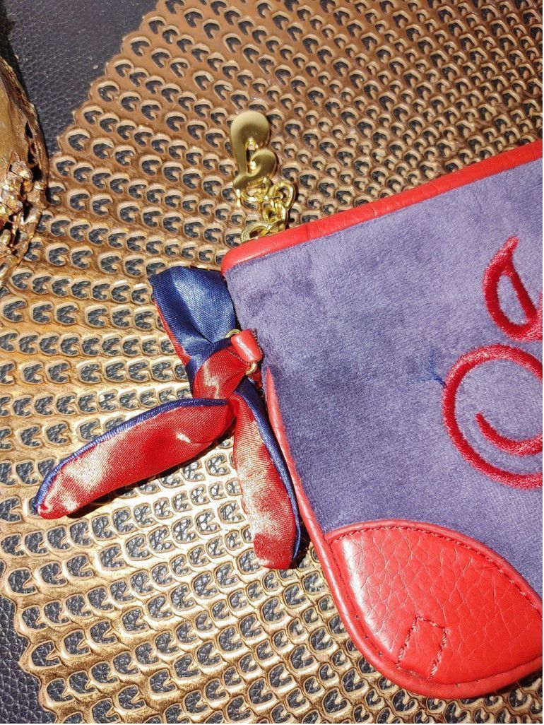 Juicy Couture Juicy Couture Velvet Wristlet NWT Size ONE SIZE - 3 Thumbnail