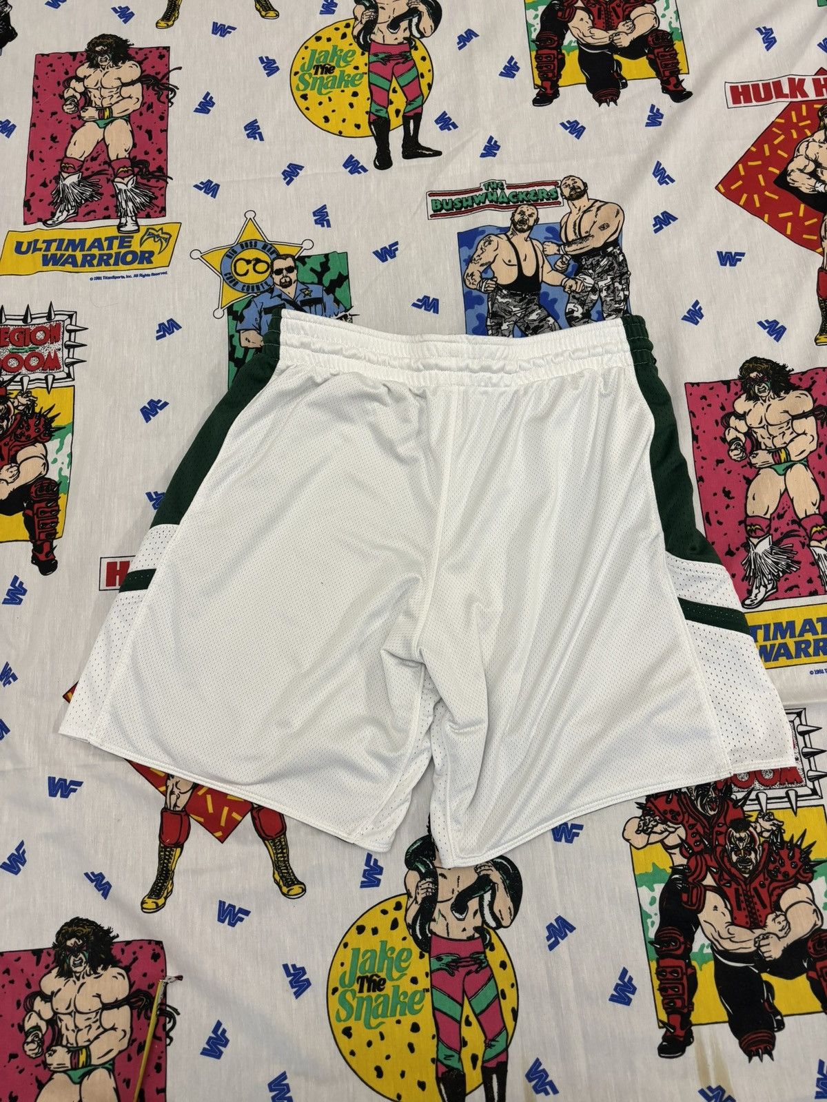 Nike vintage nike swoosh logo green white basketball shorts S/M Size US 32 / EU 48 - 6 Thumbnail