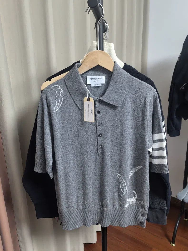 Thom Browne Thom Browne Short-sleeve polo shirt in light grey Size US S / EU 44-46 / 1 - 1 Thumbnail