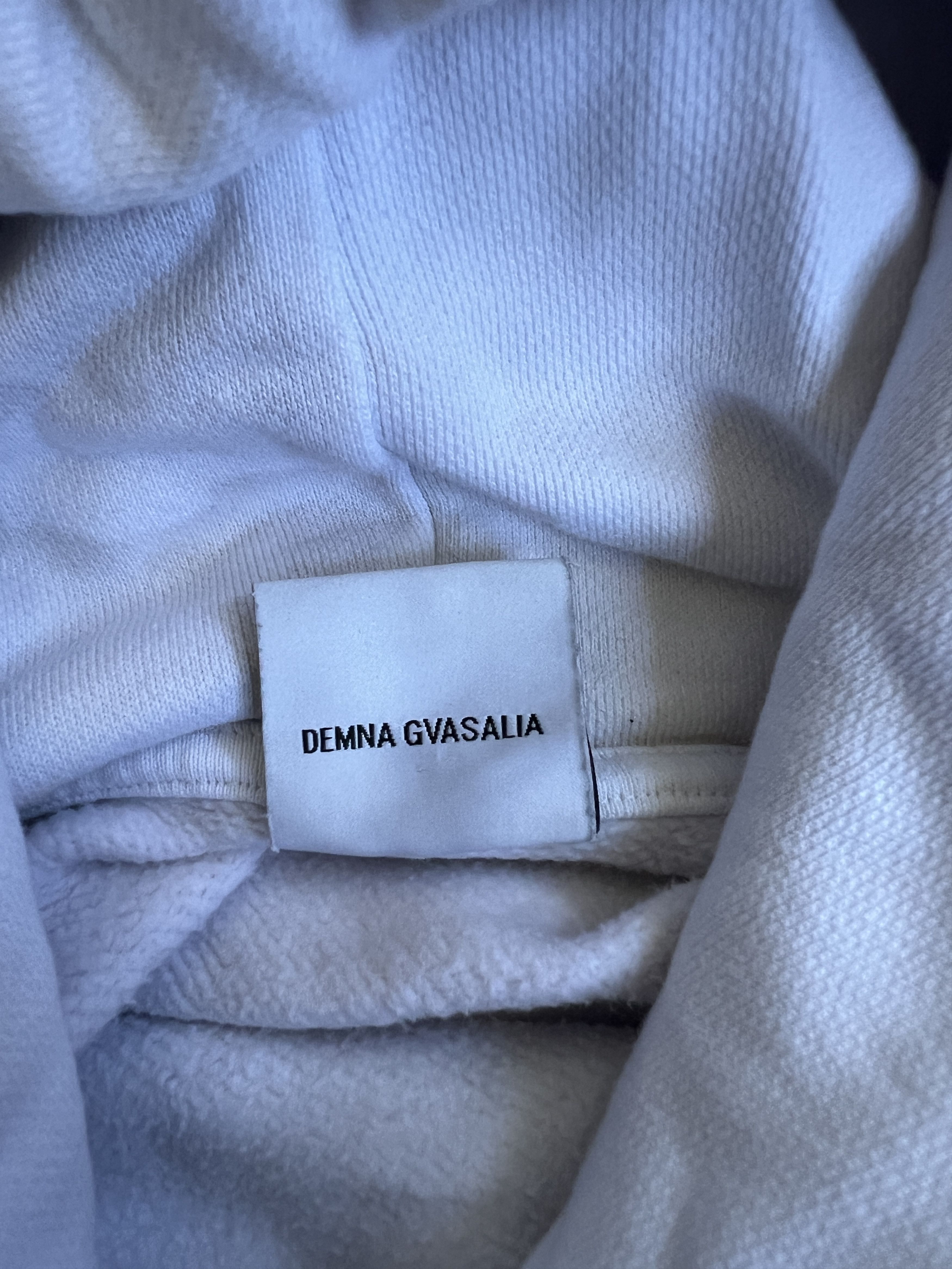 Vetements Vetements Marianas Web White Distressed Hoodie Size Medium Size US L / EU 52-54 / 3 - 4 Thumbnail