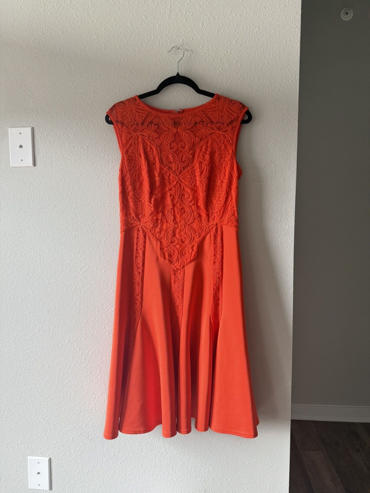 Tadashi Shoji Tadashi Shoji orange dress 8 Size M / US 6-8 / IT 42-44 - 2 Thumbnail