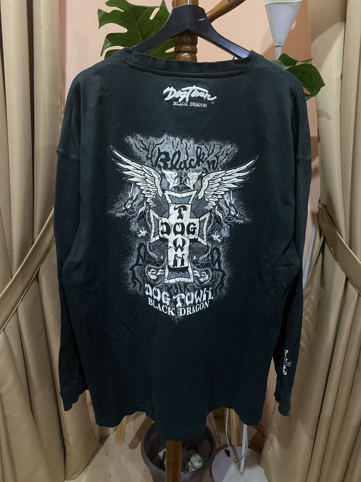 Dogtown Dogtown Black Dragon Cross Graphic Long Sleeve T-Shirt