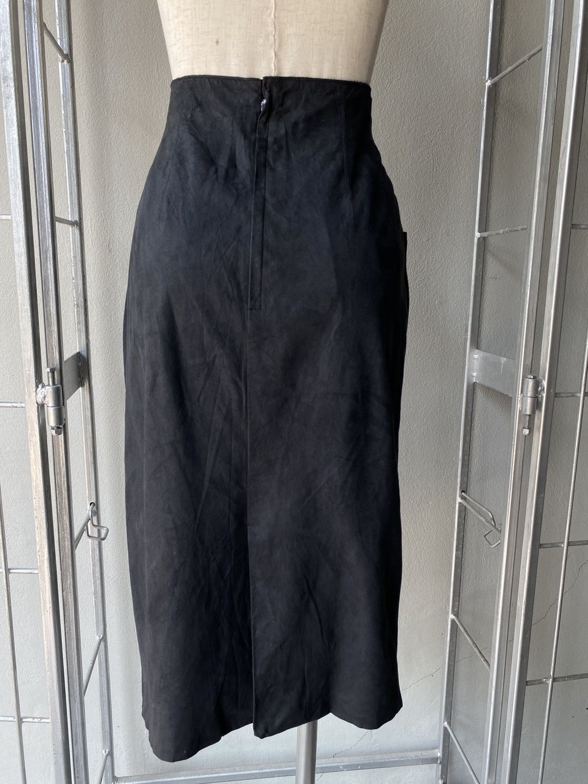 Dior Christian Dior Black Fux Leather Skirt with Pockets. Size 27" / US 4 / IT 40 - 9 Thumbnail
