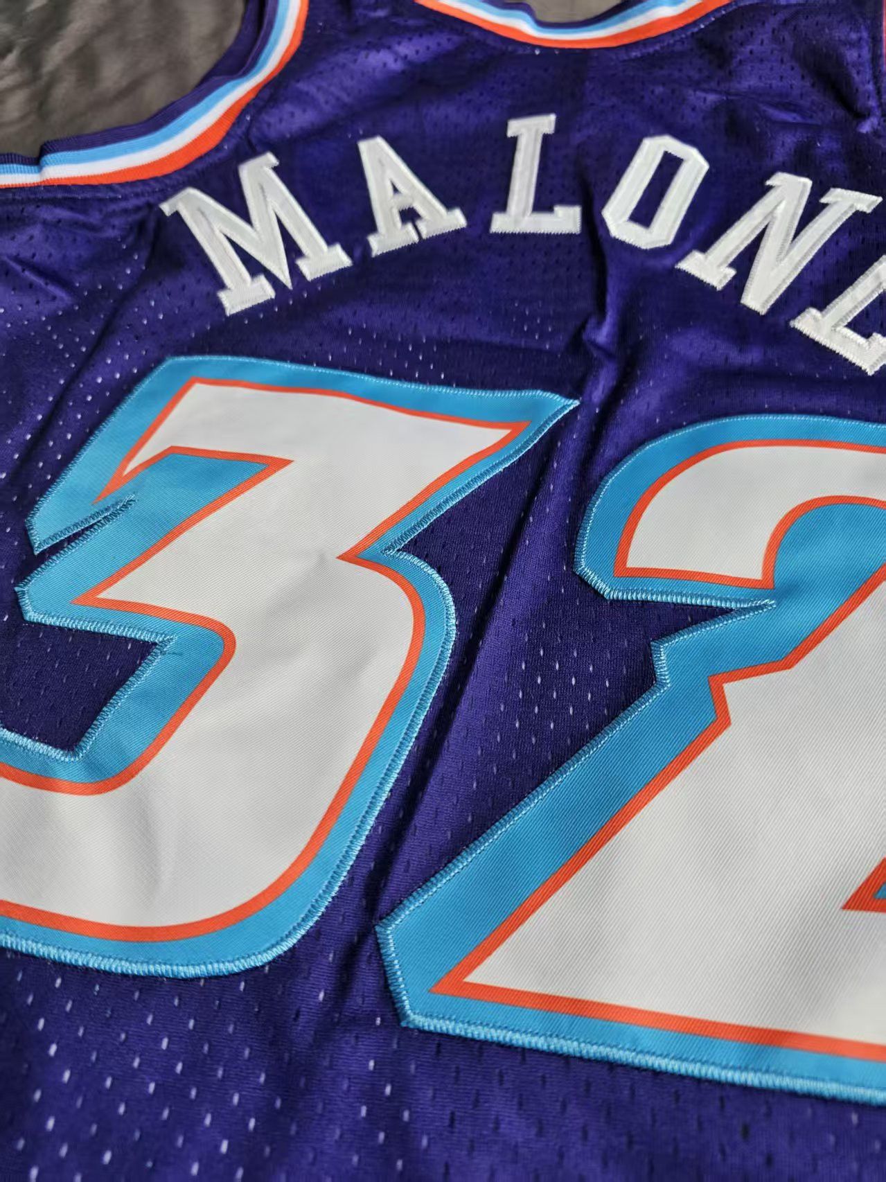 NBA #32 Karl Malone Jersey Utah Jazz 1996 97 Size US L / EU 52-54 / 3 - 3 Thumbnail