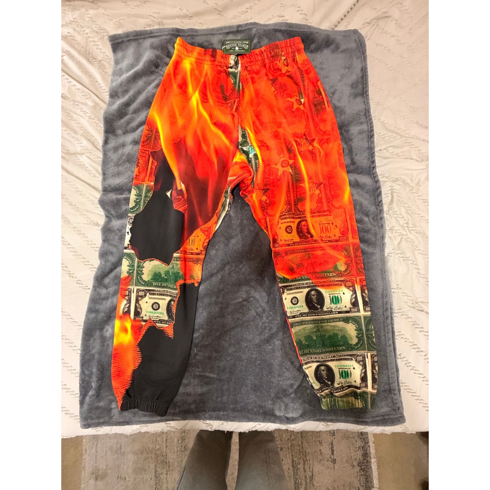 DENIM TEARS DENIM TEARS BURN IT ALL SWEATPANTS SIZE L NEW Size US 36 / EU 52 - 3 Thumbnail