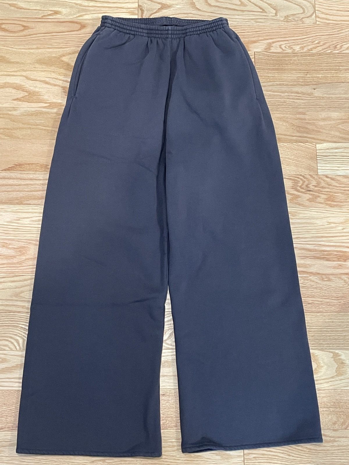 Balenciaga × Gap × Kanye West Yeezy Gap Sweatpants Dark Gray Size Small Size US 30 / EU 46 - 1 Thumbnail