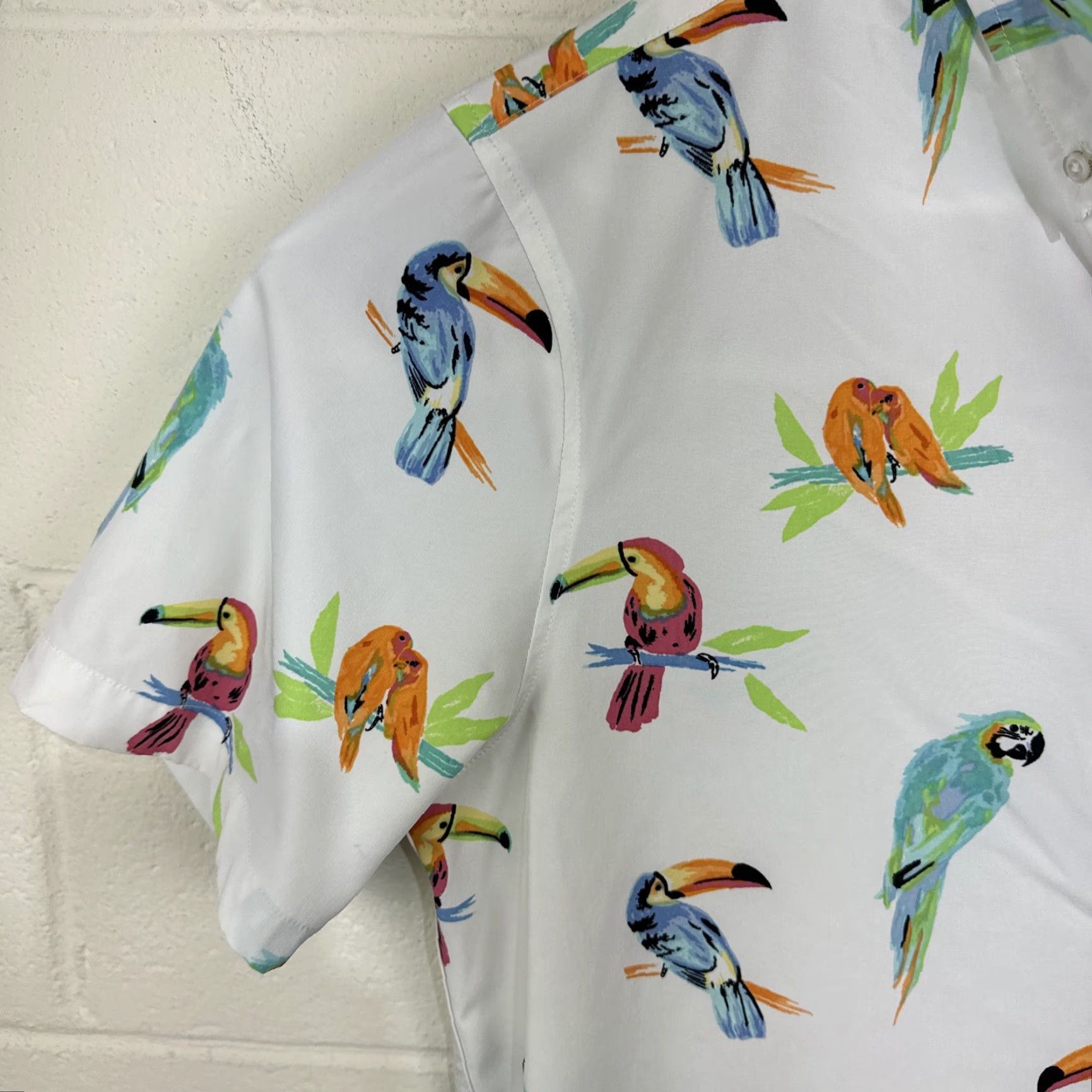 Chubbies Chubbies Mens Popover Shirt Macaw Parrot Hawaiian White Size Large White Size US L / EU 52-54 / 3 - 5 Thumbnail