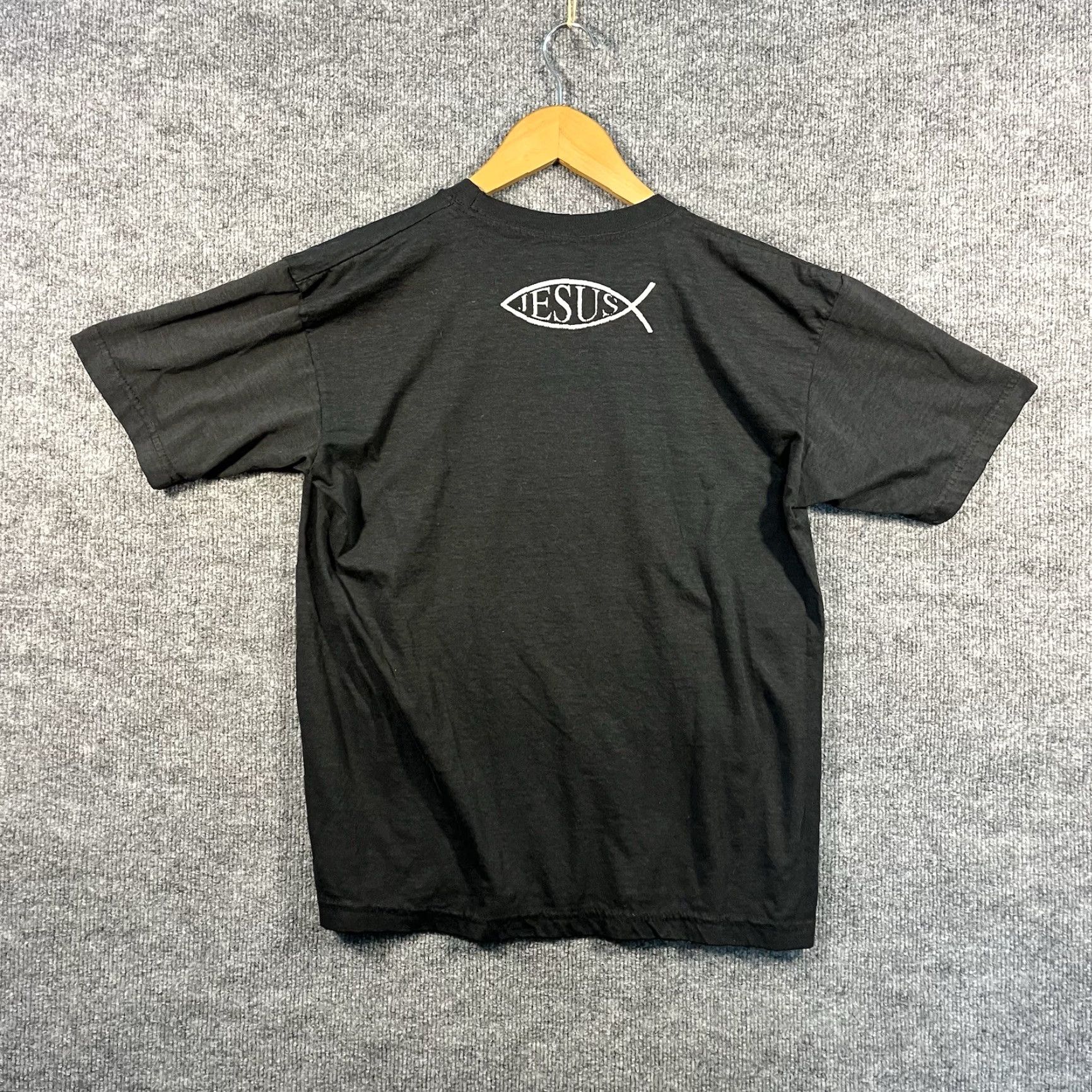 Anvil VINTAGE Religious Shirt Mens M Black Graphic Print Fish Jesus Christ God Christian 90s T-Shirt Size US M / EU 48-50 / 2 - 3 Thumbnail