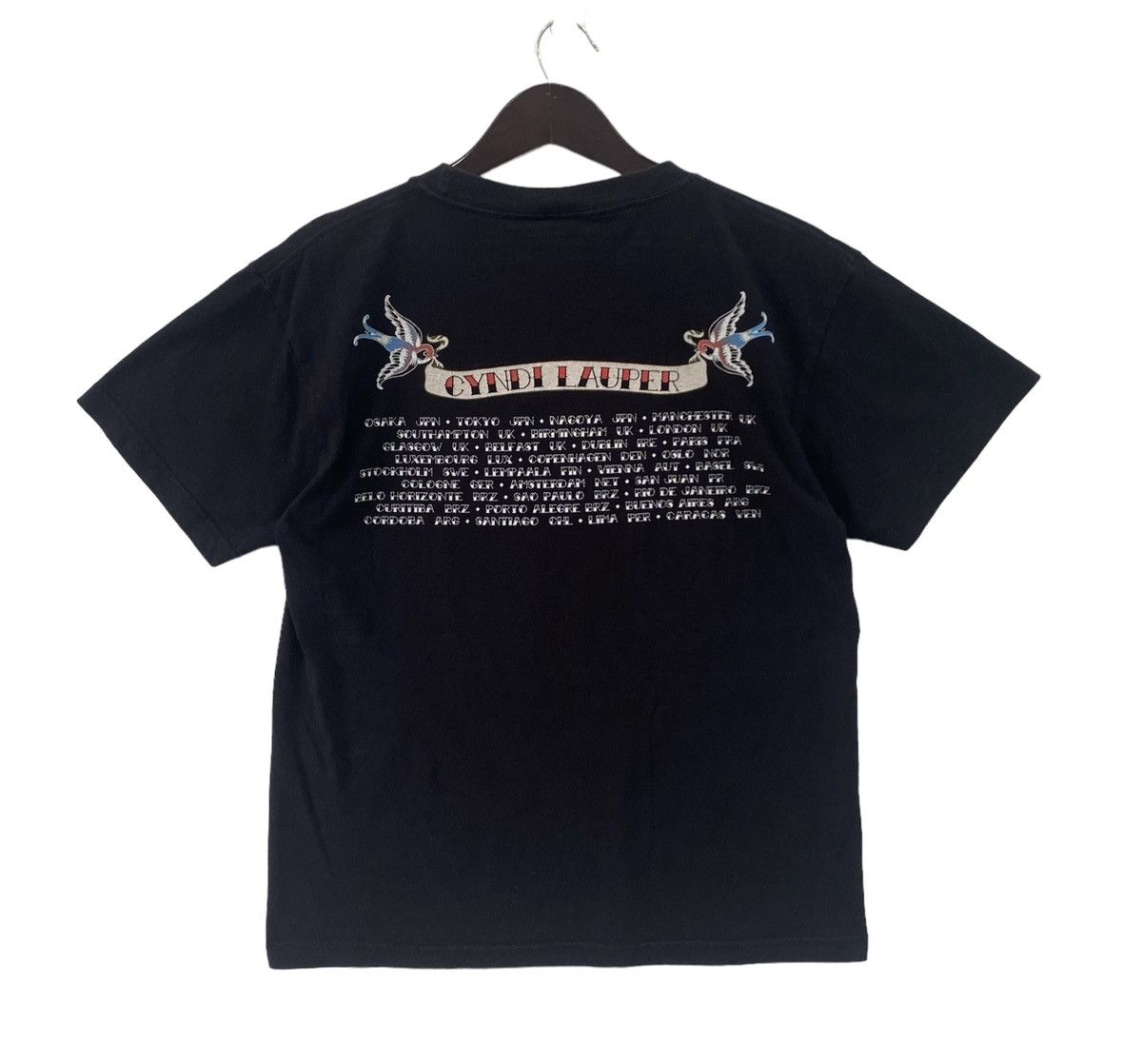Band Tees 💥VINTAGE CYNDI LAUPER actress dance new wave rare tee shirt Size US M / EU 48-50 / 2 - 2 Thumbnail