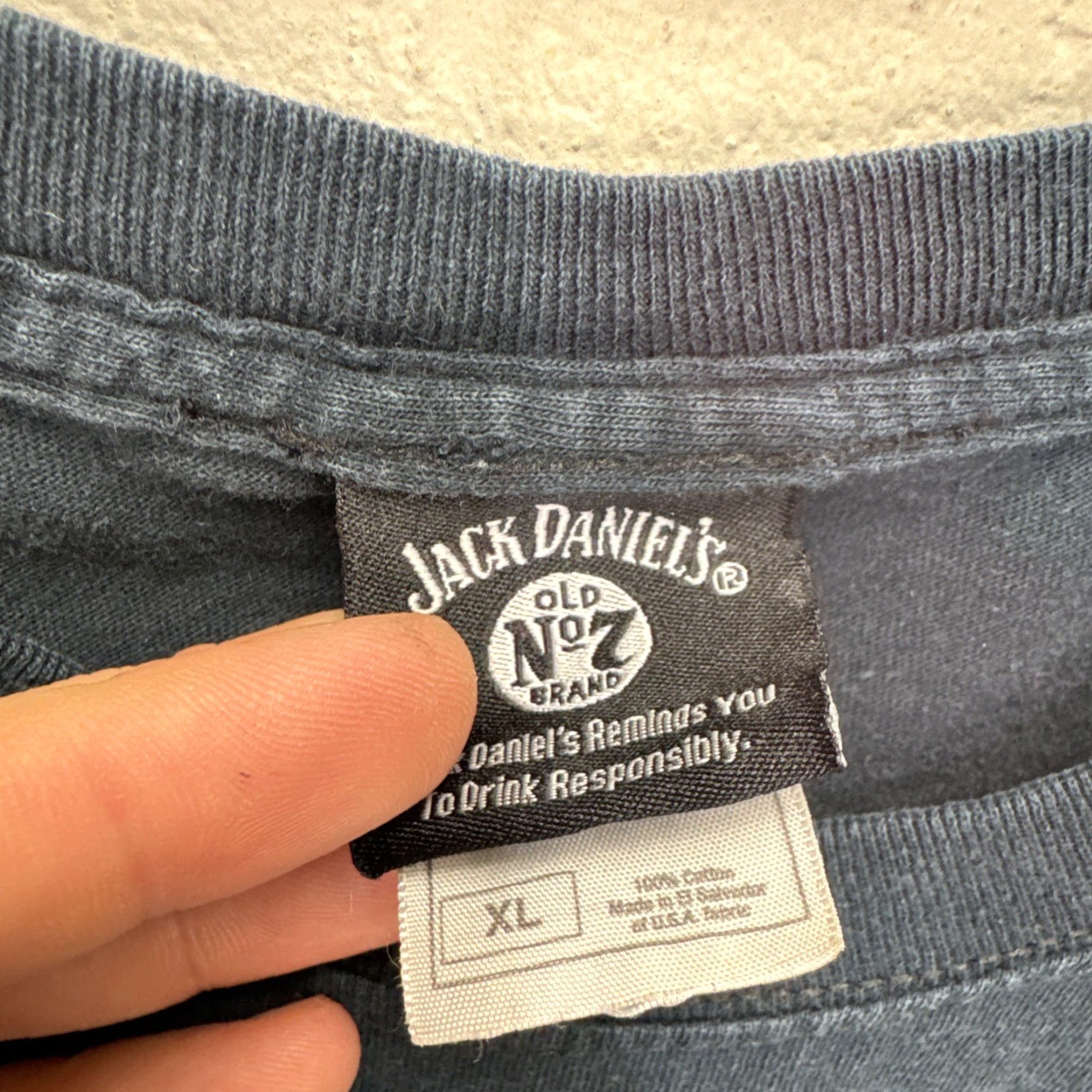 Vintage VINTAGE Jack Daniel's T-Shirt XL Black Graphic Print The White Rabbit Saloon 90s Mens Size US XL / EU 56 / 4 - 3 Thumbnail