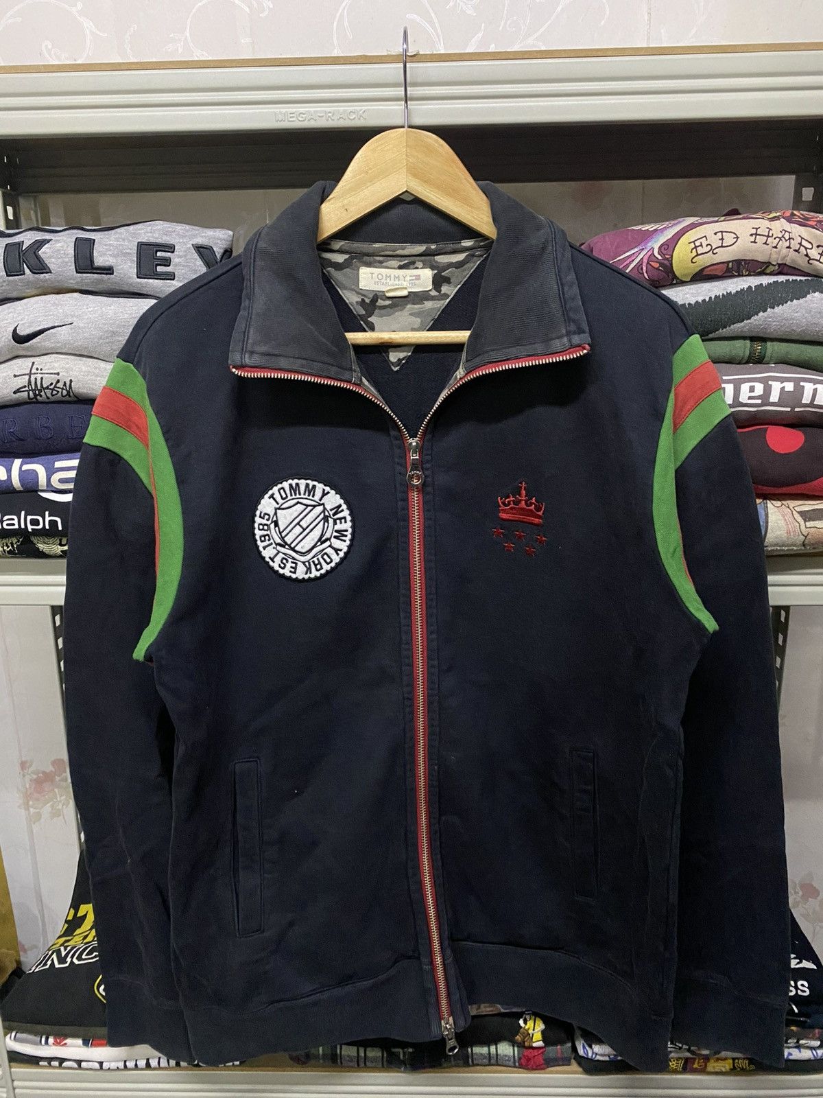 Tommy Hilfiger × Vintage Vintage Tommy Hilfiger New York Size US M / EU 48-50 / 2 - 2 Thumbnail