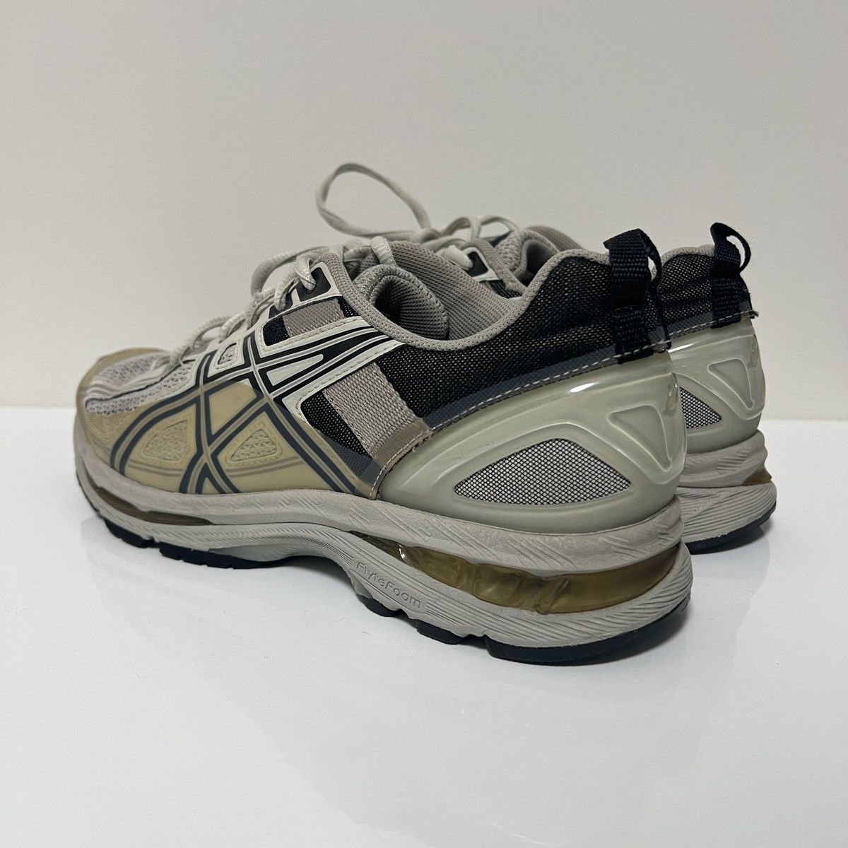 Asics × Kiko Kostadinov Kiko Kostadinov X Asics Gel-Burz 1 Birch Size US 7 / EU 40 - 5 Thumbnail