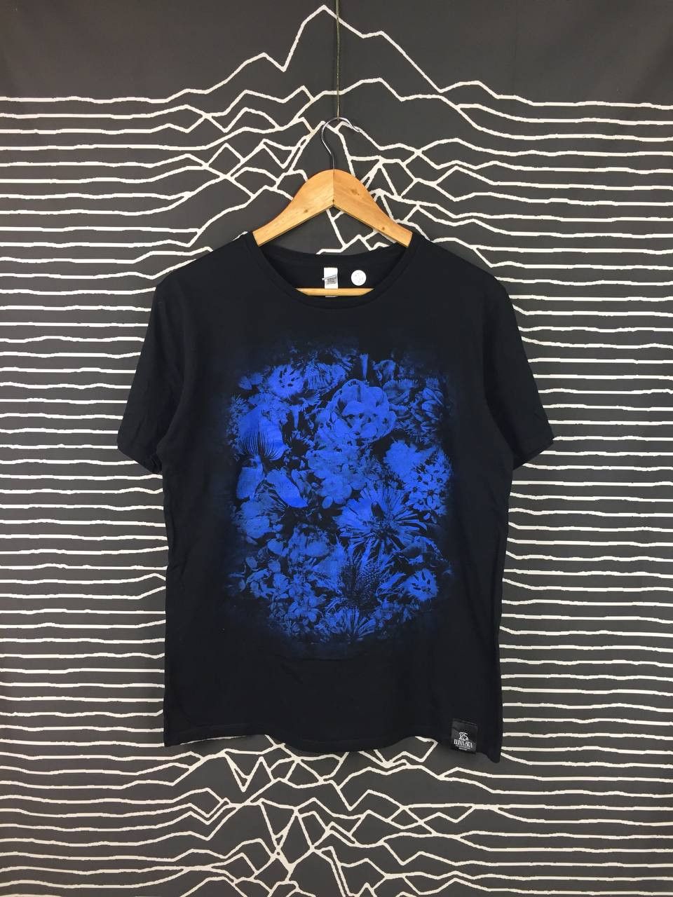 Band Tees LUNA SEA Japanese Punk Rock Band 25th Anniversary Tour Tee Size US L / EU 52-54 / 3 - 1 Thumbnail