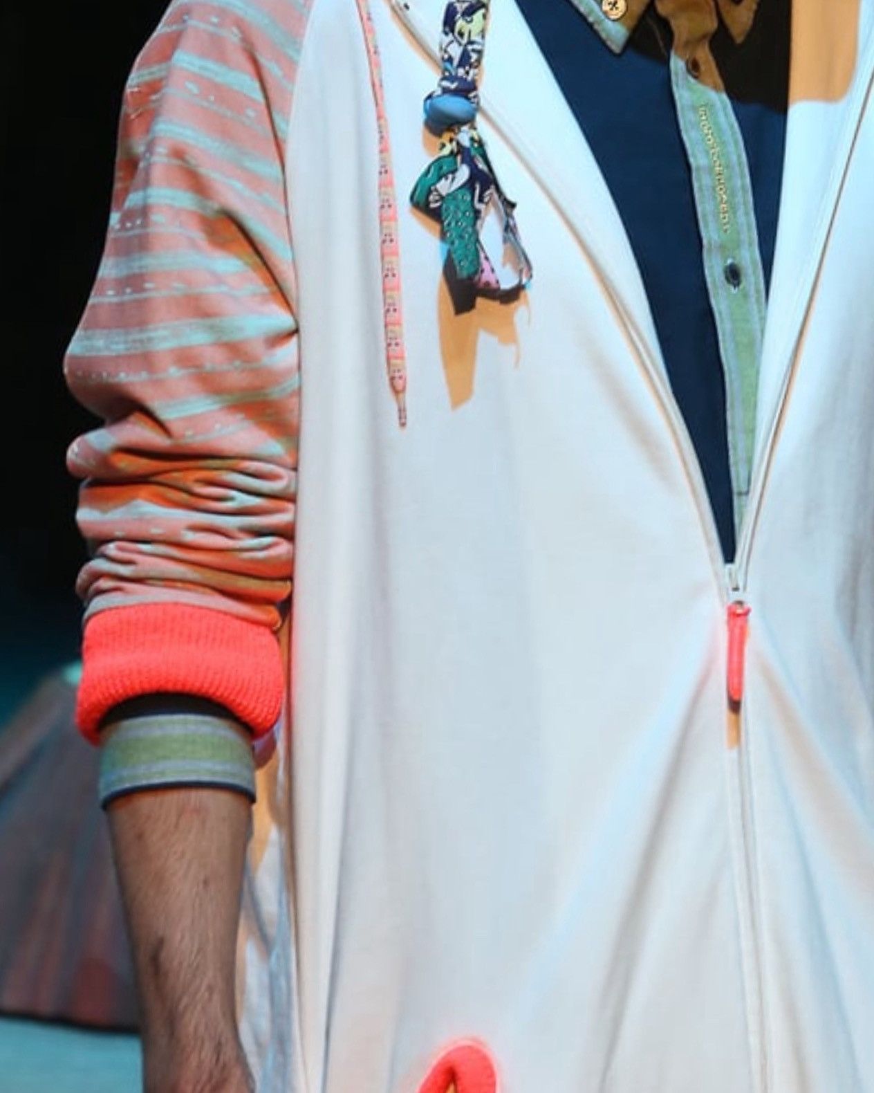 Issey Miyake × Japanese Brand × mercibeaucoup SS2013 MERCIBEAUCOUP TWO-TONE PANEL HOODIE Size S / US 4 / IT 40 - 4 Thumbnail