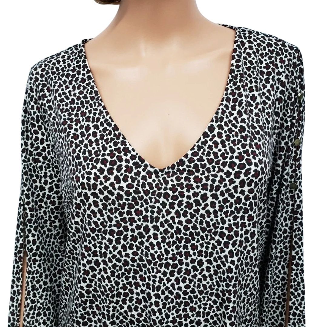 Michael Kors NWT MICHAEL KORS Arm Slit Animal Print Top Blouse L V-Neck Size L / US 10 / IT 46 - 6 Thumbnail