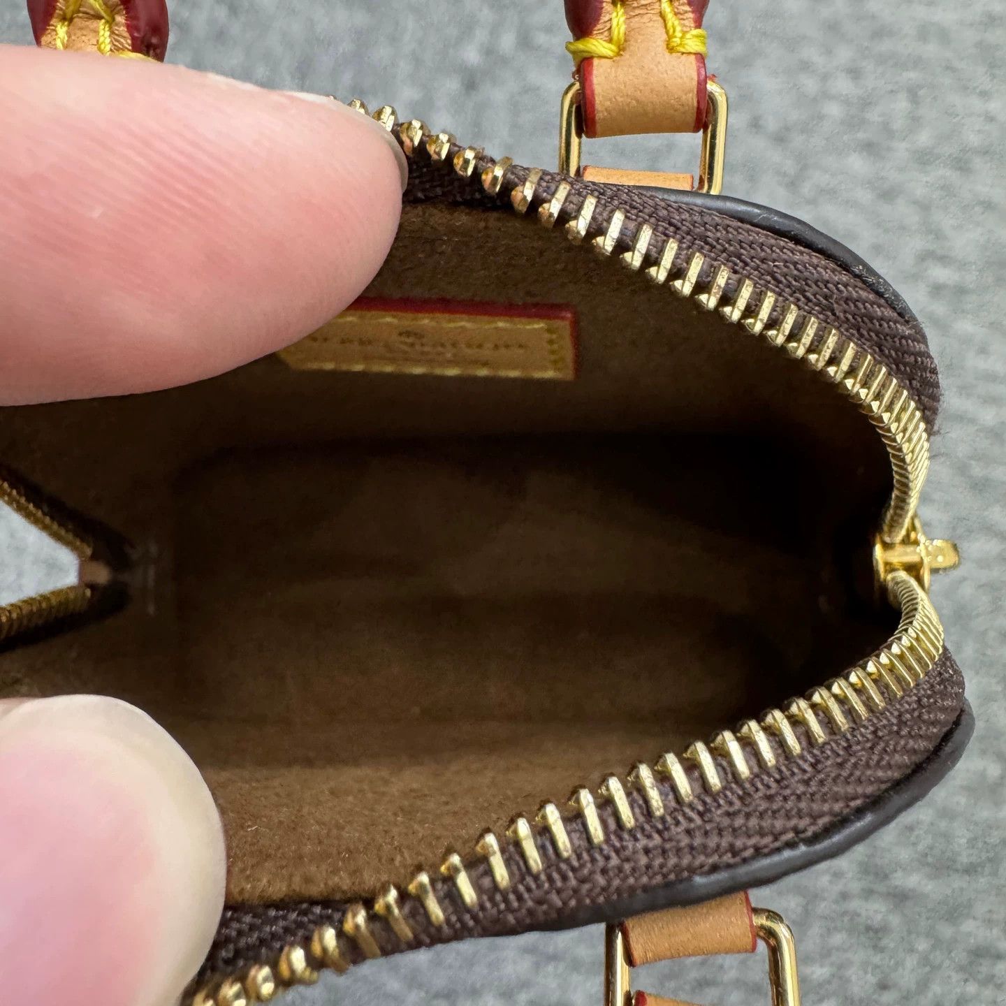 Louis Vuitton LV Alma MICRO Brown Tiger Shell Bag Charms8x3.5x6cm Size ONE SIZE - 3 Thumbnail