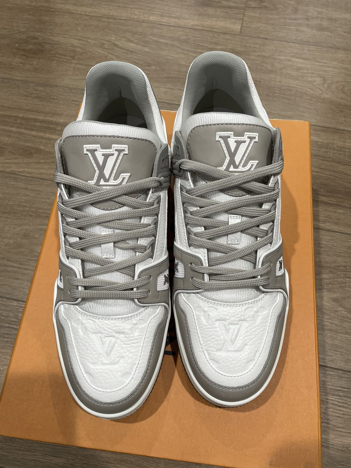 Louis Vuitton × Off-White × Virgil Abloh Louis Vuitton Grey Monogram Sneaker sz 8.5 Size US 8.5 / EU 41-42 - 1 Thumbnail