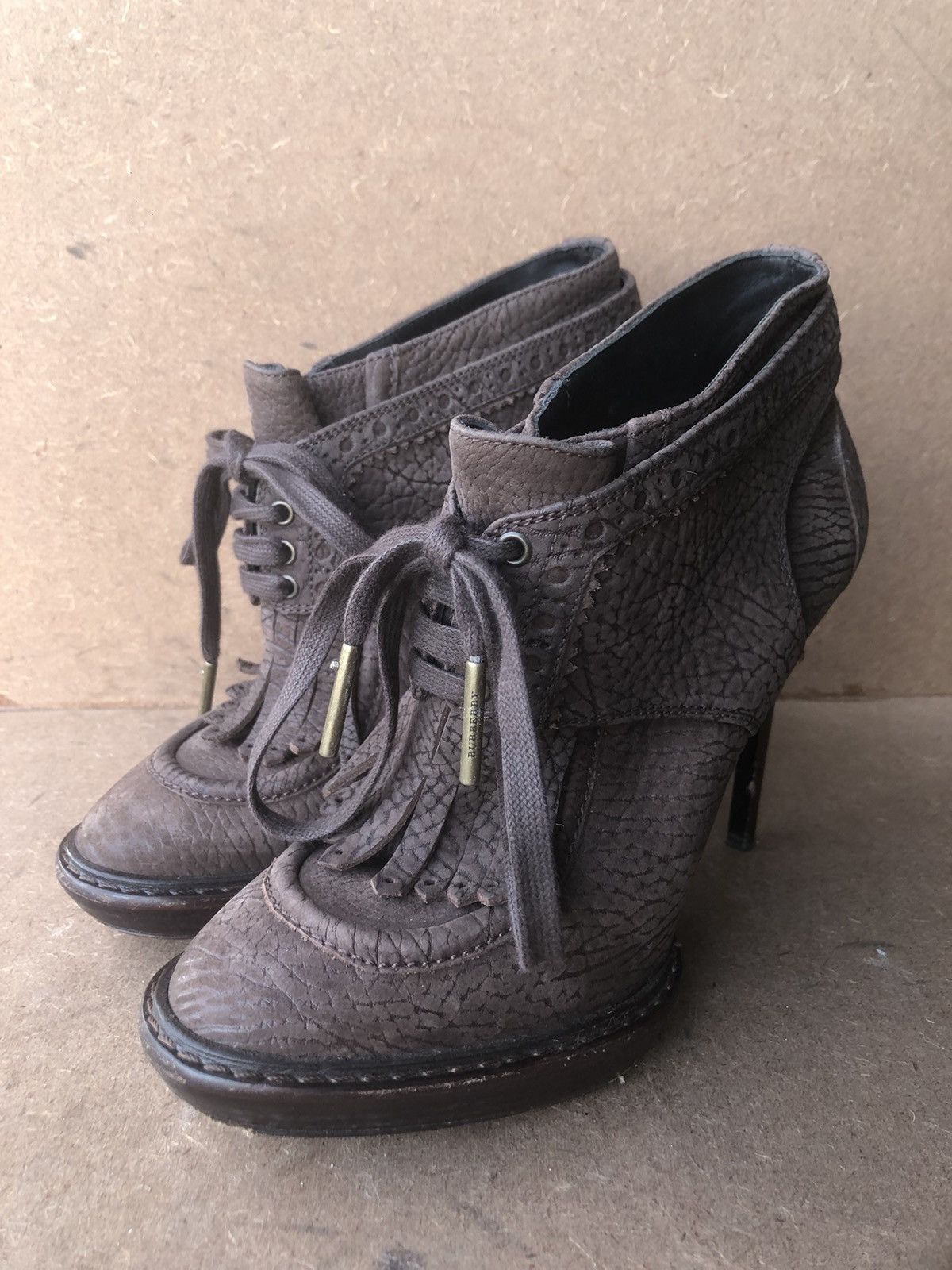 Burberry Burberry Brown Calfskin Leather Ankle Boots Size 36 Size US 6 / IT 36 - 1 Thumbnail