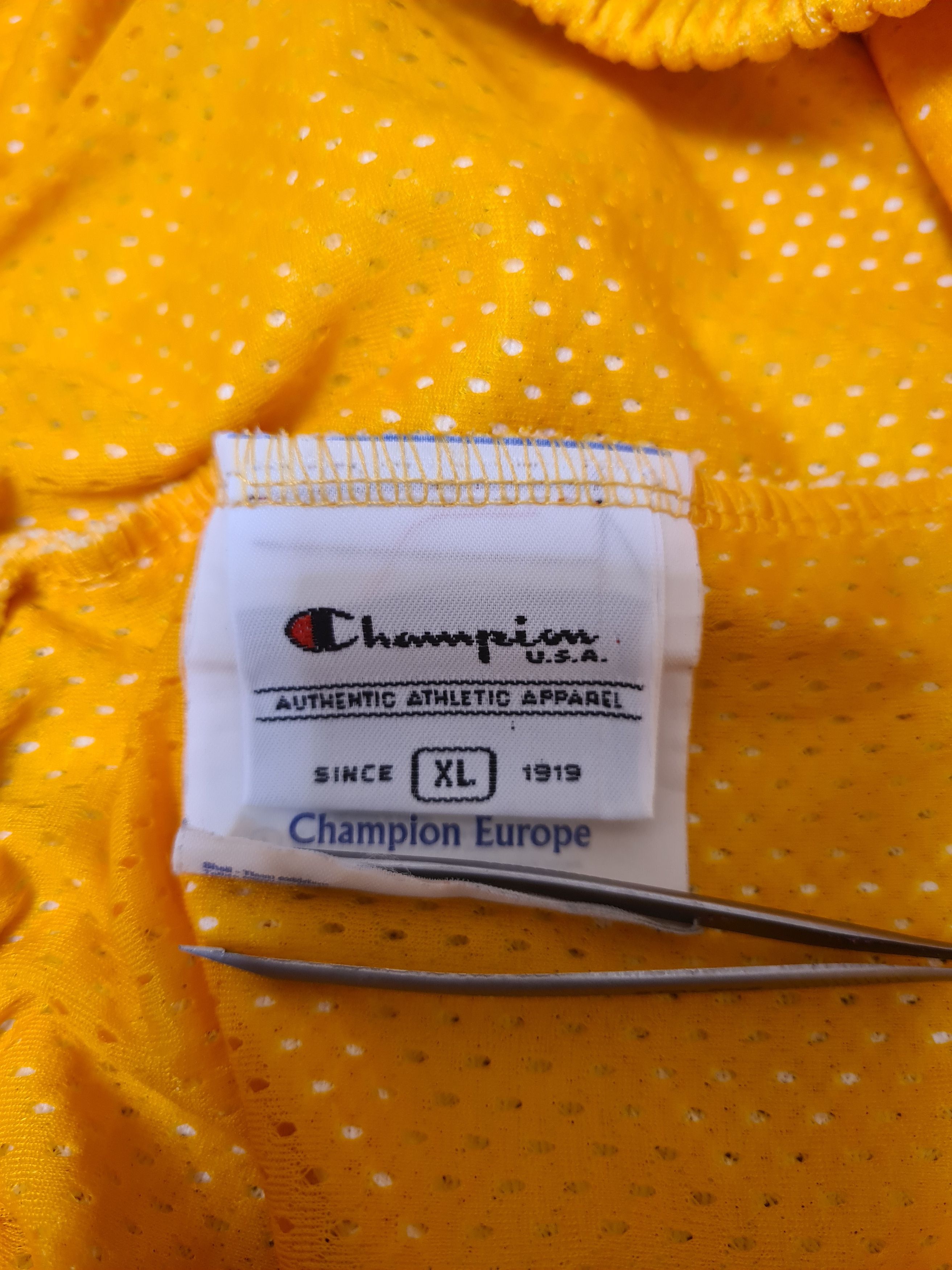 Champion LA LAKERS CHAMPION VINTAGE SHORTS BASKETBALL SHORTS Size US 38 / EU 54 - 7 Thumbnail