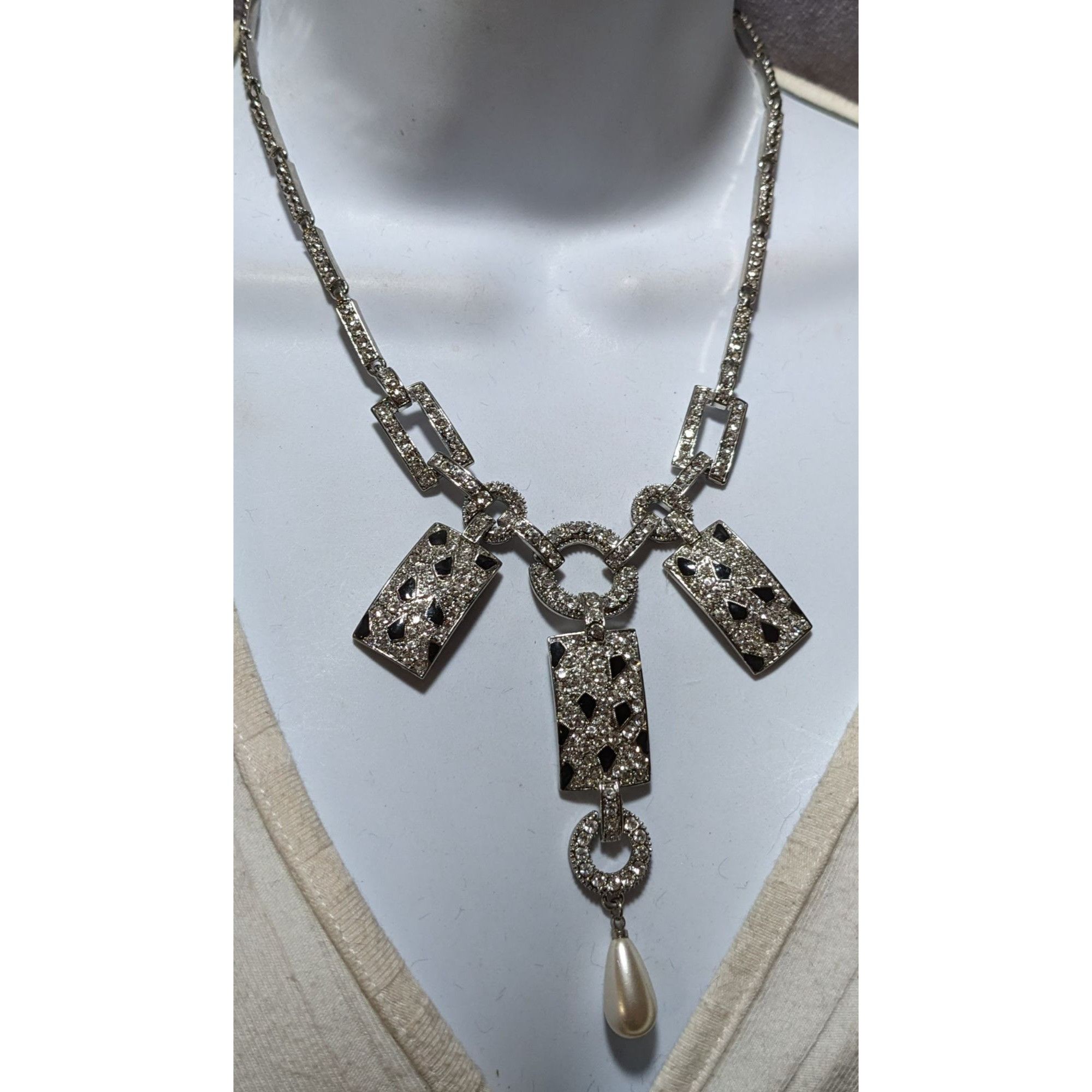 Other Retro Glam Silver Rhinestone Statement Necklace Size ONE SIZE - 7 Thumbnail