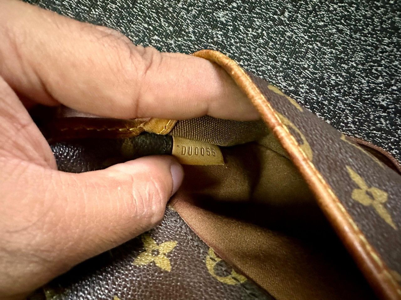 Louis Vuitton Authentic Louis Vuitton Monogram Canvas Poponcourt Long Bag Size ONE SIZE - 9 Thumbnail