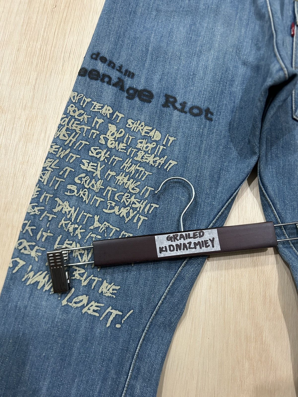 Levi's y2k Levis Engineered ‘TeenAge Riot’ Ads Poem Size US 28 / EU 44 - 16 Thumbnail